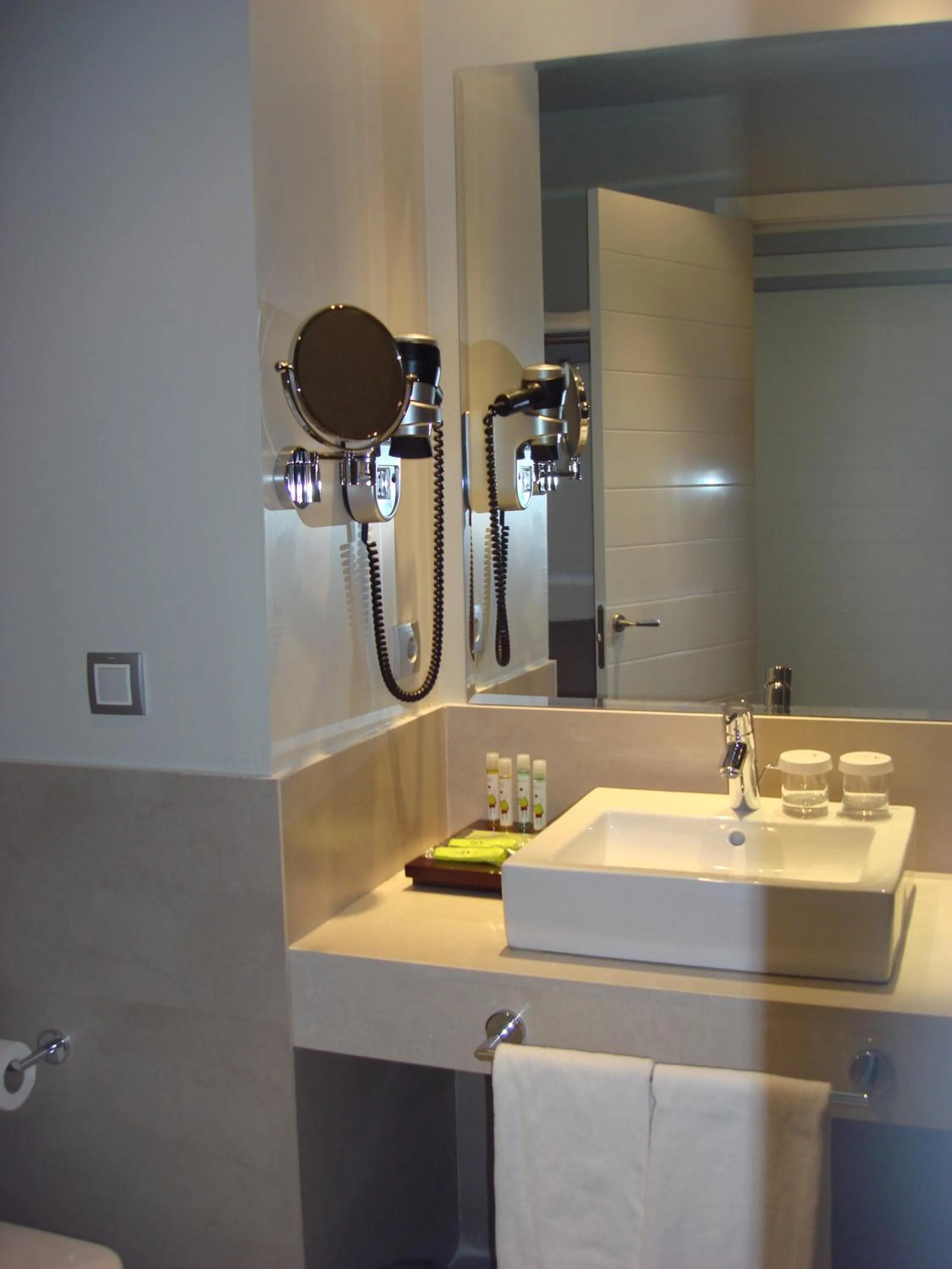 Bathroom in Vincci Valdecañas Golf