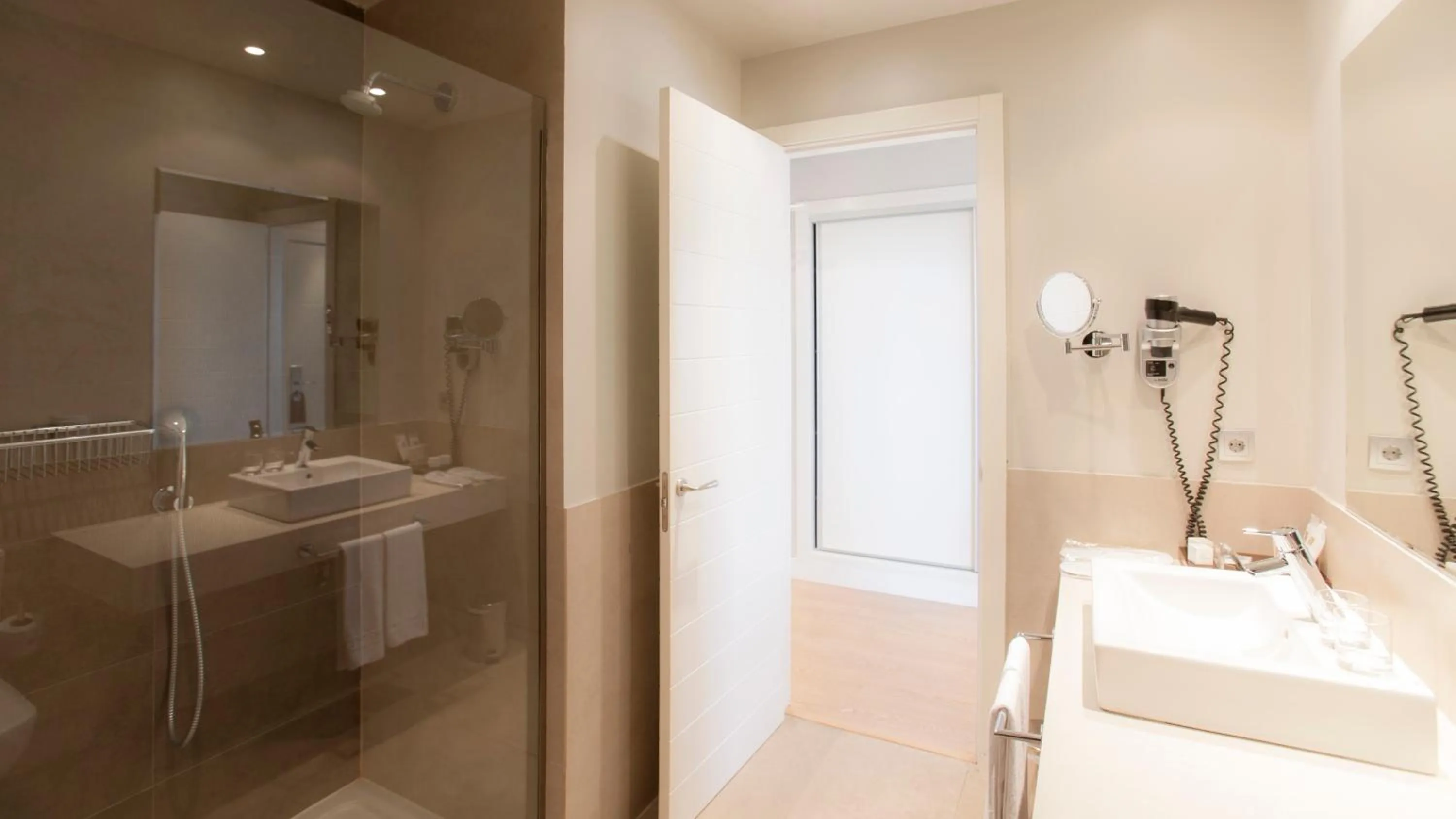 Bathroom in Vincci Valdecañas Golf