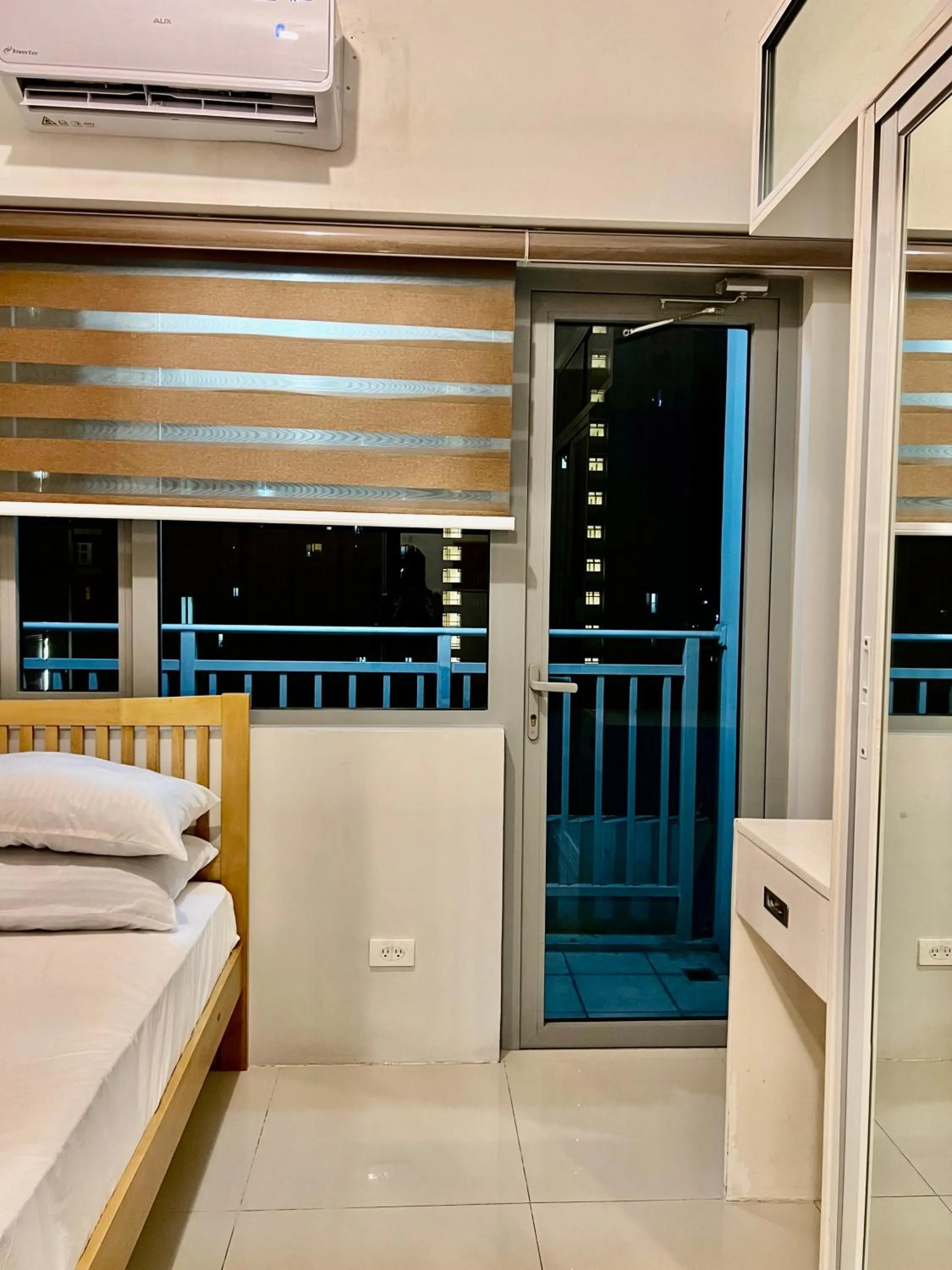 Bed in Grass Residences Tower 5