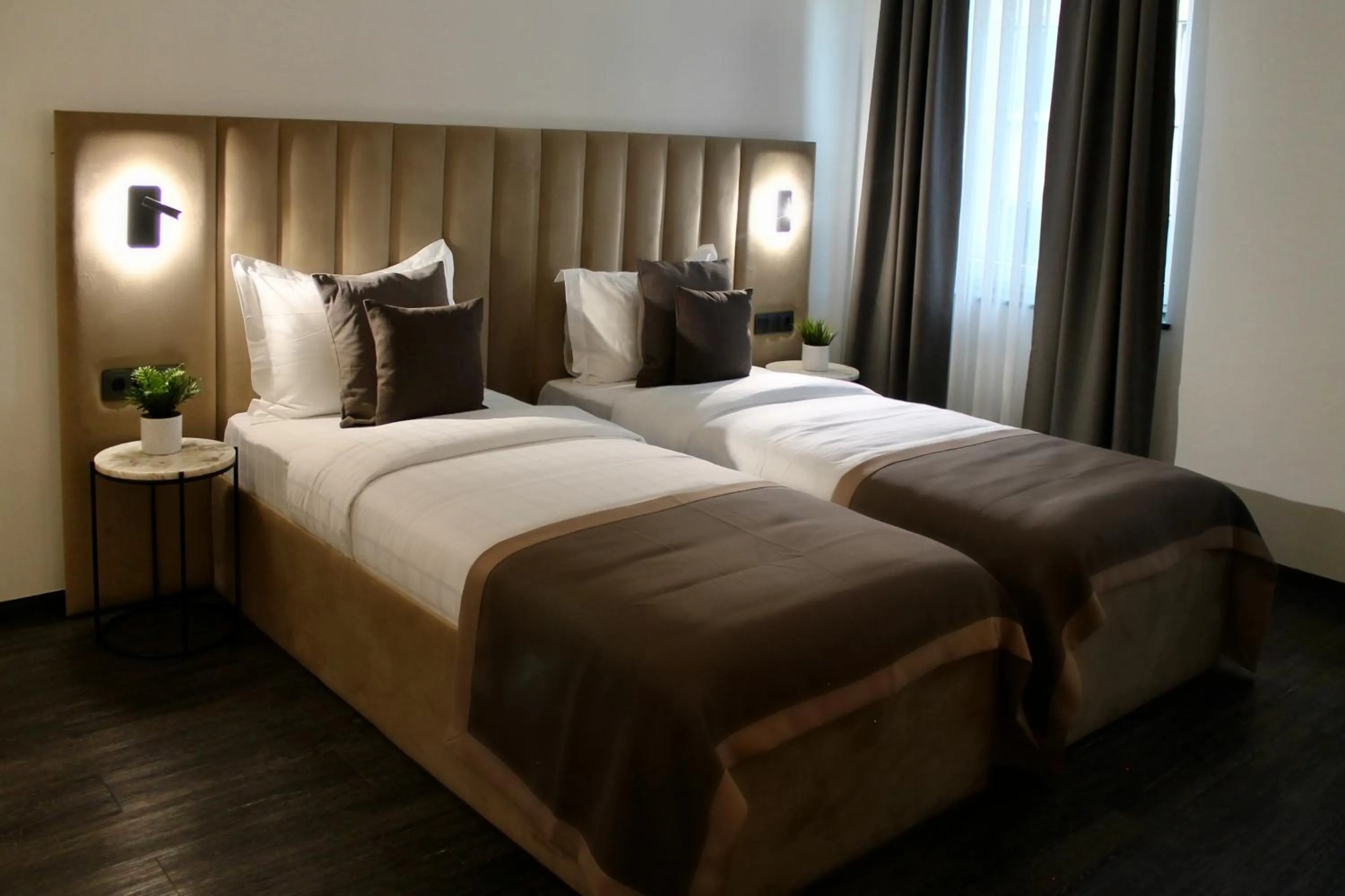 Photo of the whole room, Bed in Bayer's City Hotel