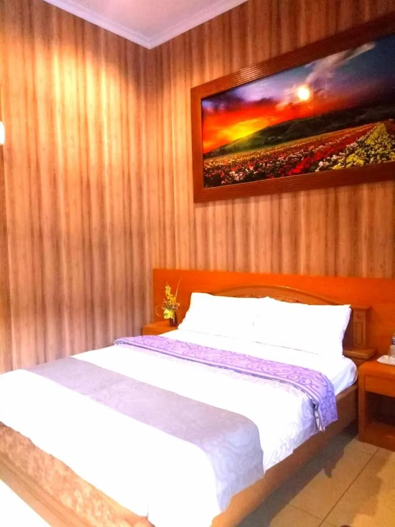 Bed in Hotel Kencana Rembang