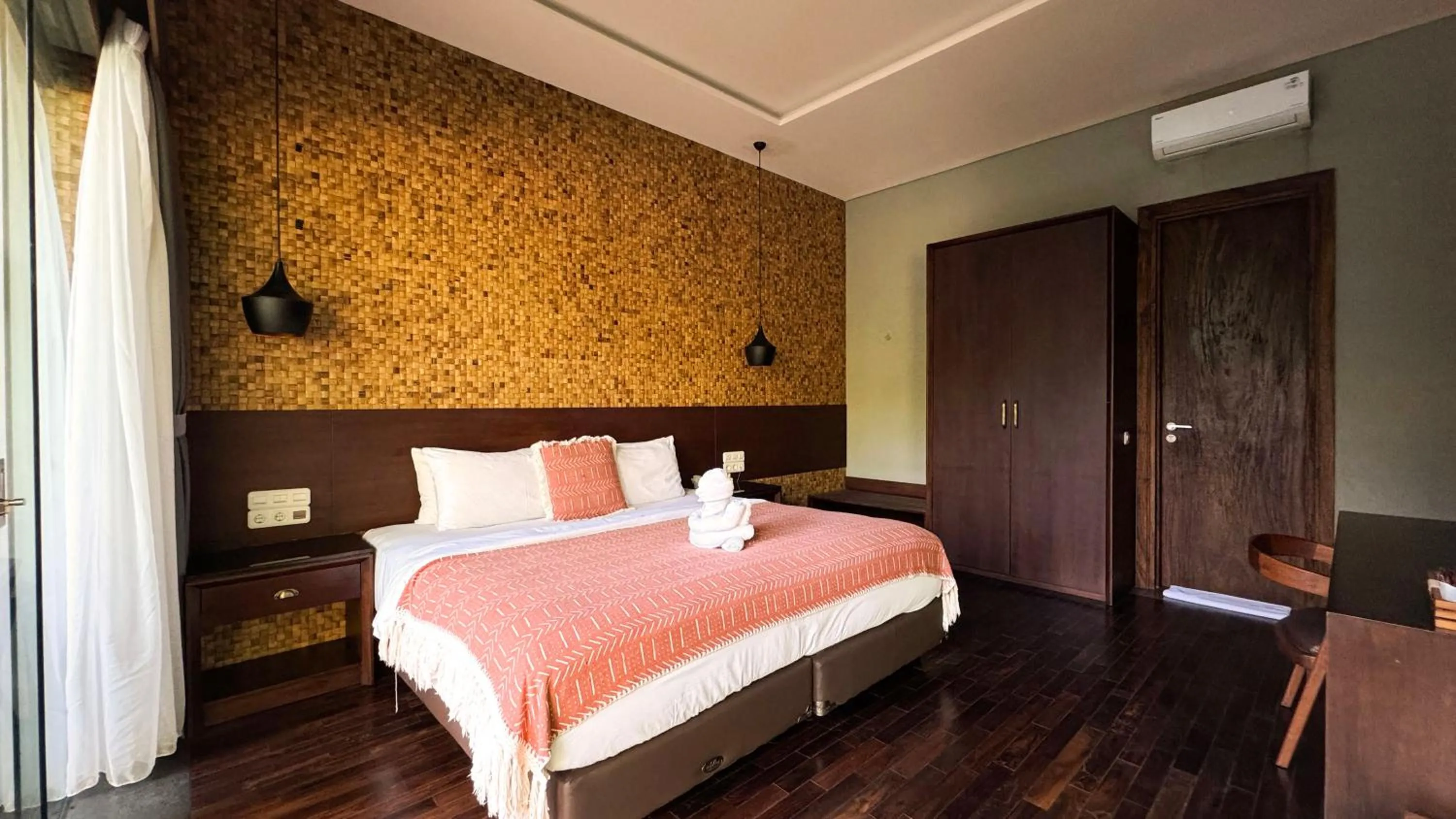 Double or Twin Room with Swimming Pool Access in Del Cielo Villa Jimbaran