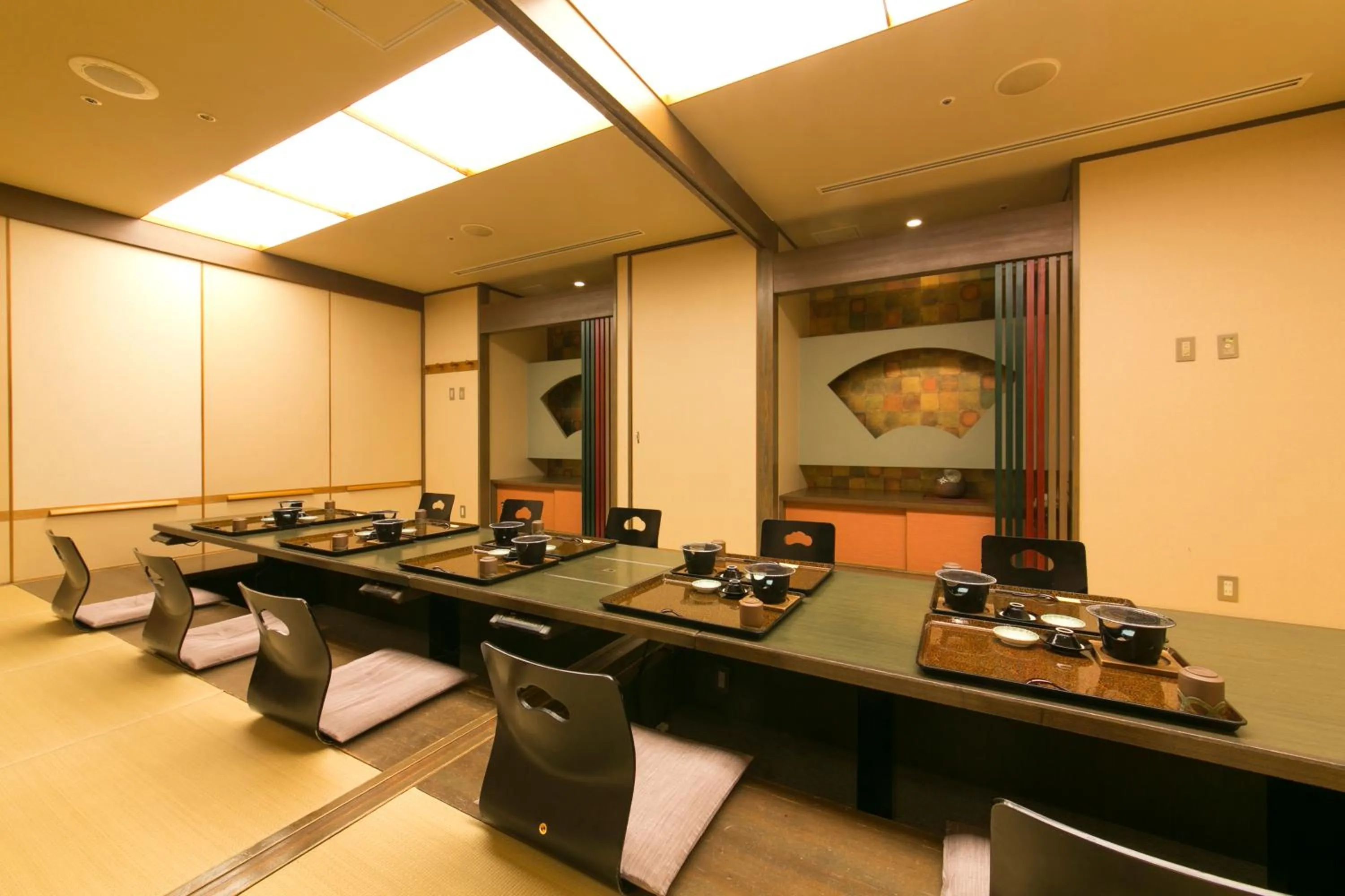 Restaurant/places to eat in Hotel Green Park Tsu