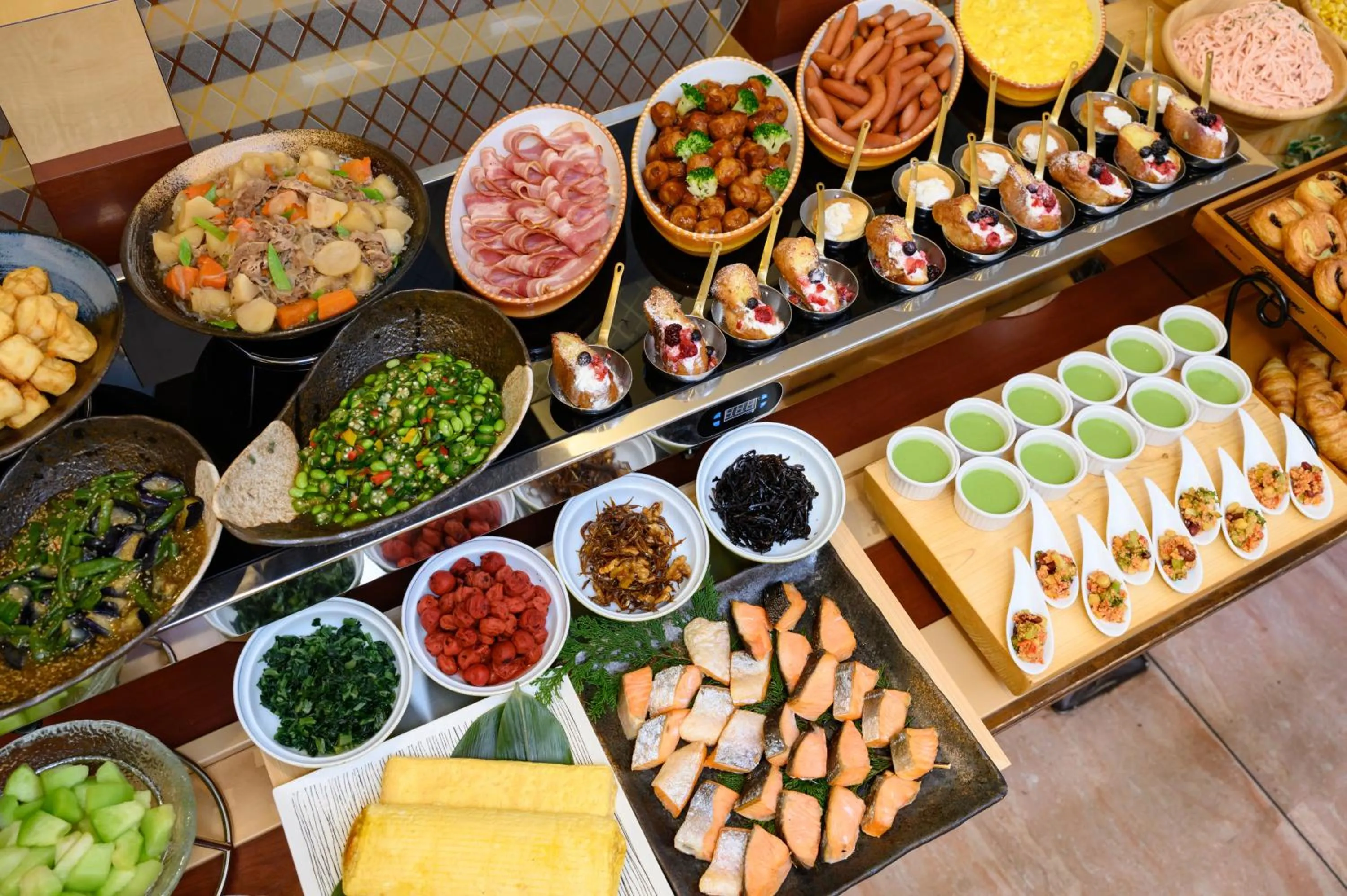 Food and drinks in Hotel Green Park Tsu