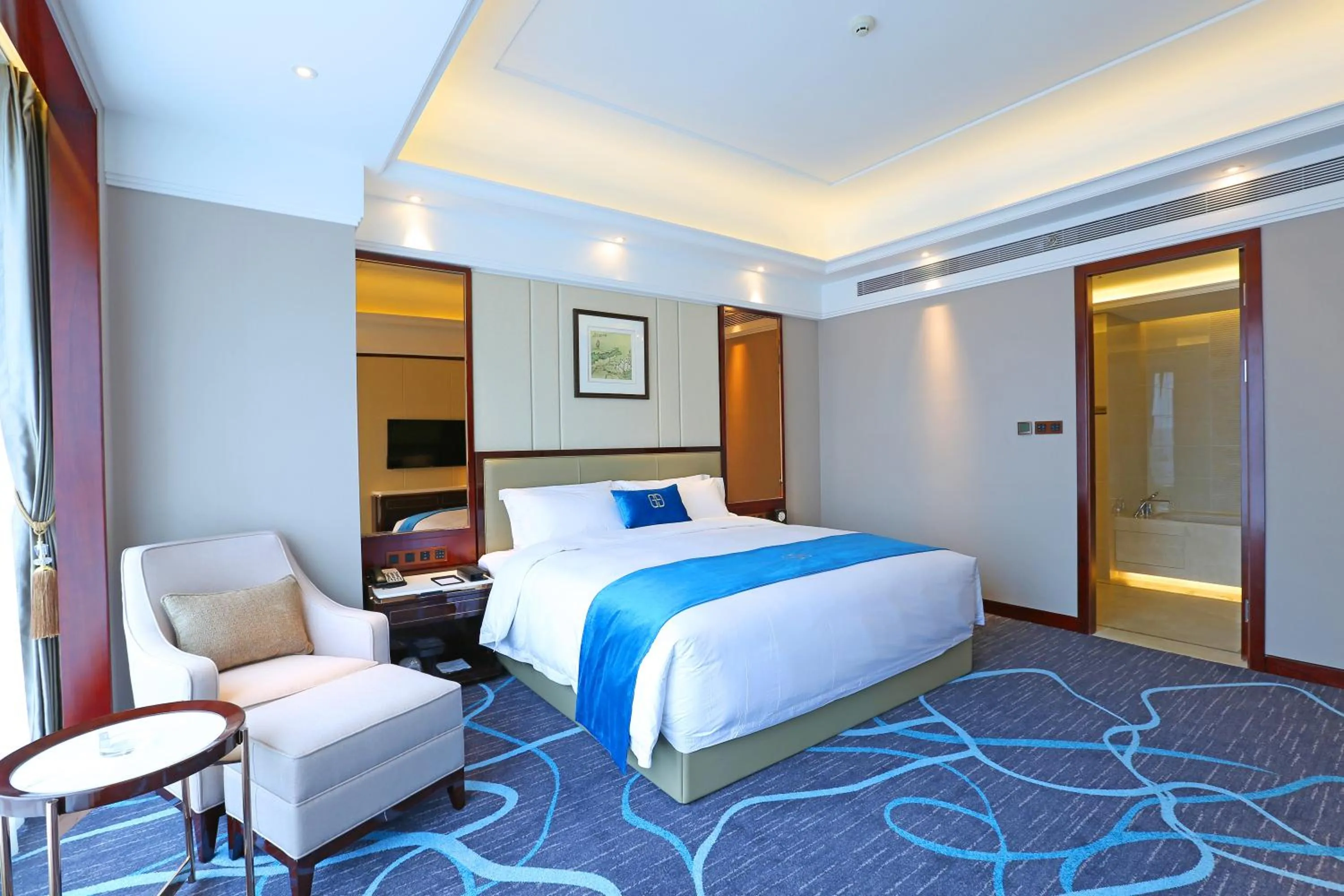 Photo of the whole room, Bed in Xi'an Lanxi International Hotel