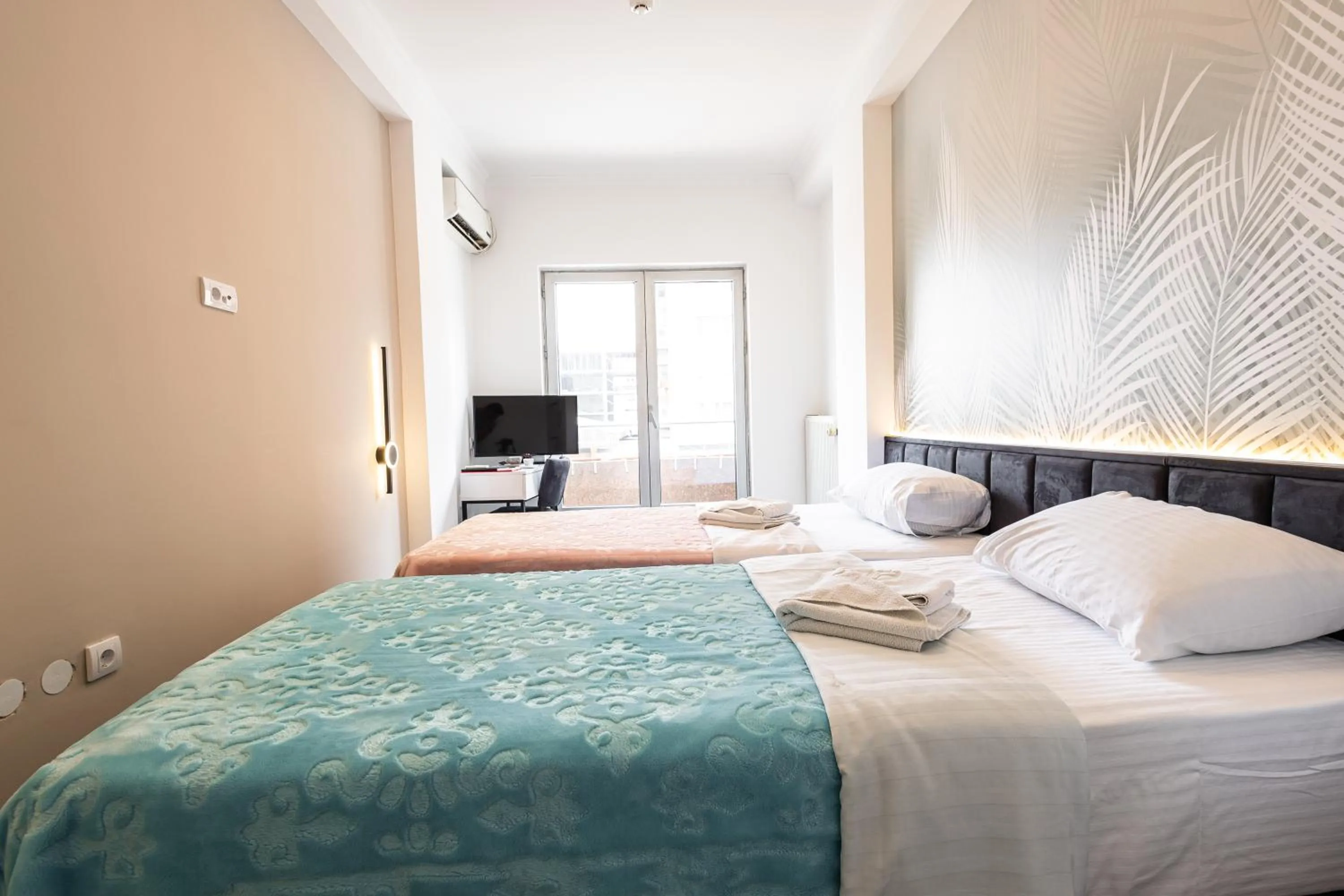 TV and multimedia, Bed in Garni Hotel Lotos