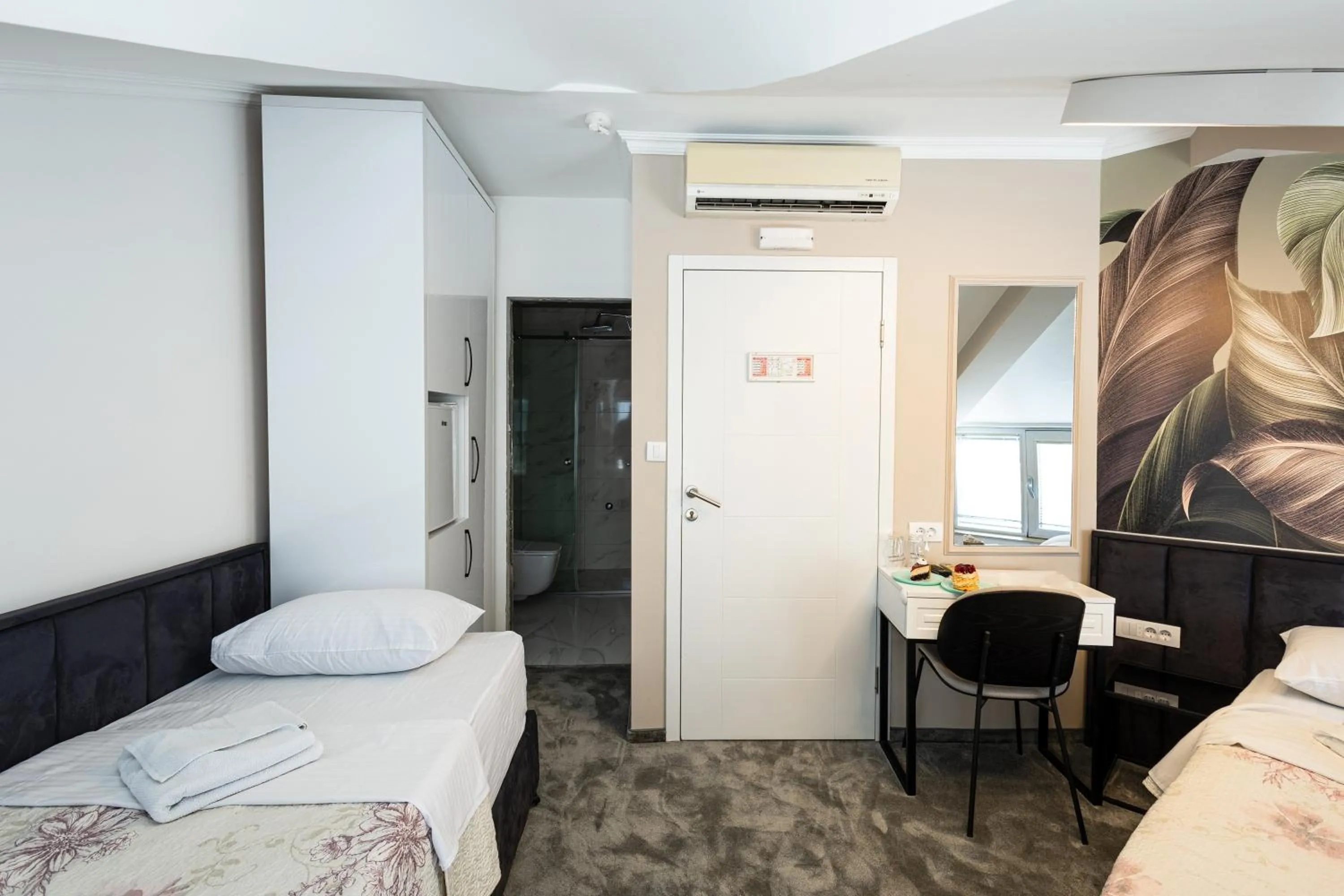 Seating area, Bed in Garni Hotel Lotos