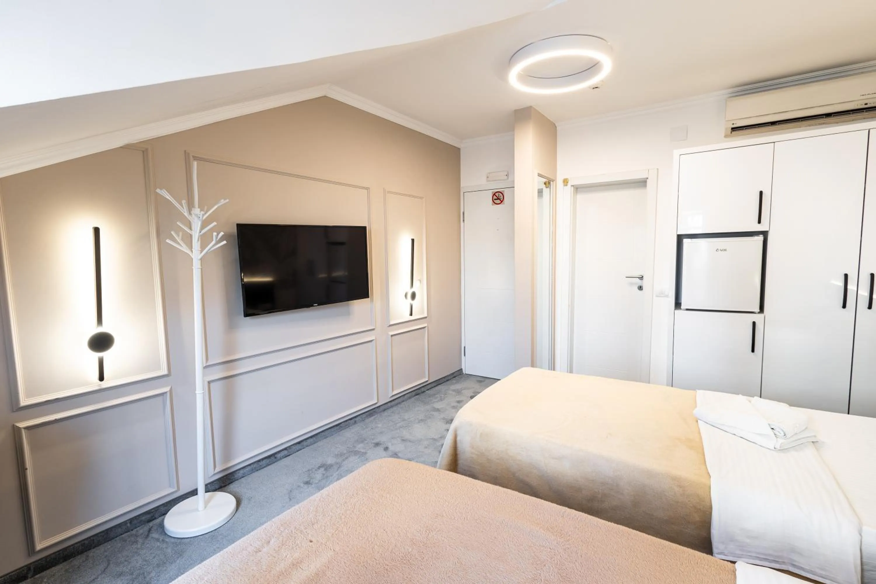 TV and multimedia, Bed in Garni Hotel Lotos