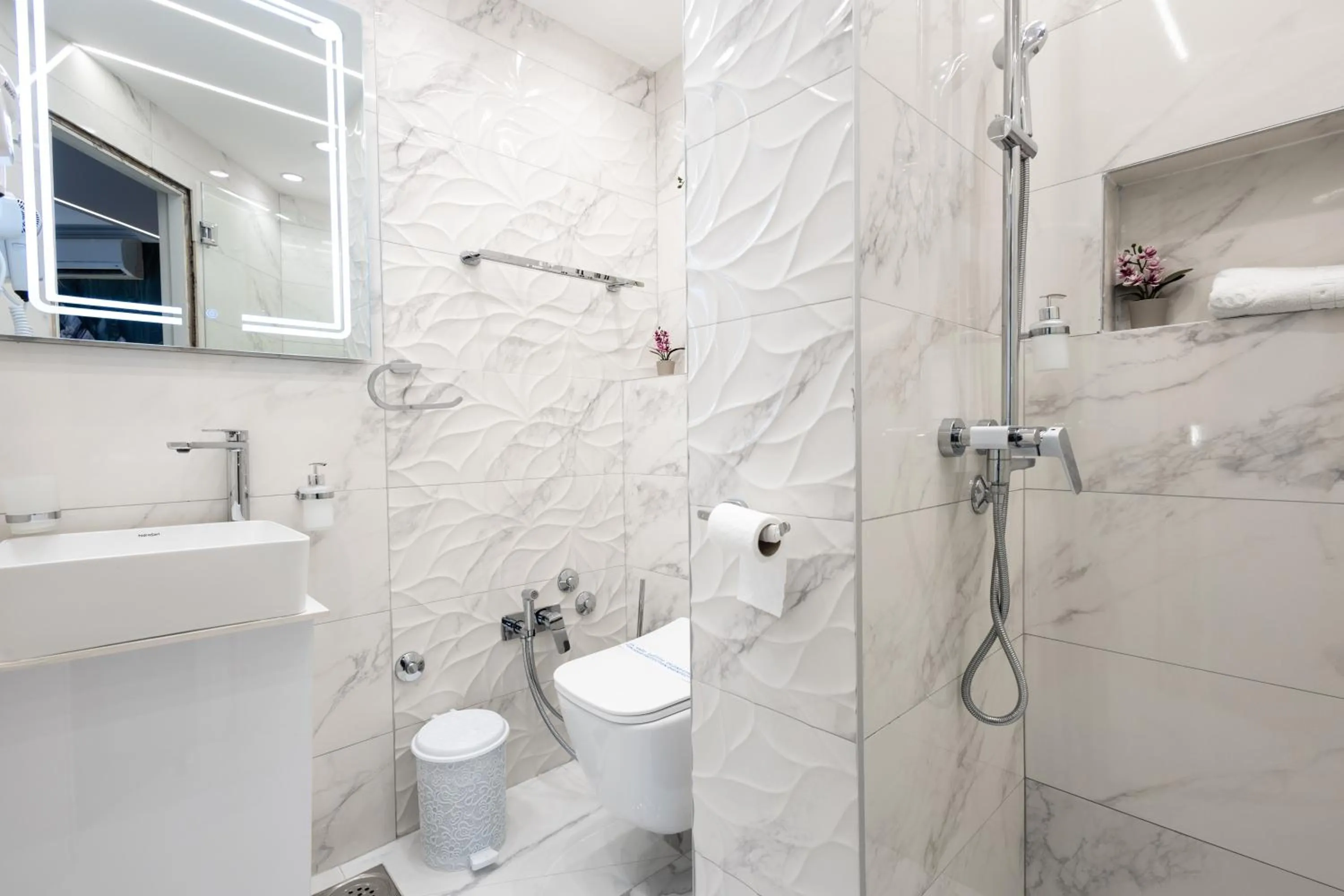 Shower in Garni Hotel Lotos