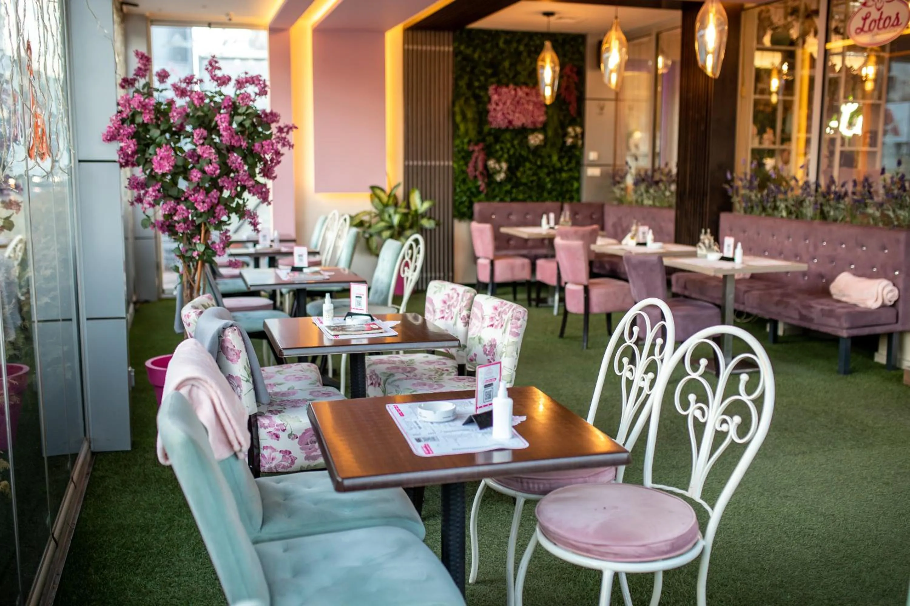 Restaurant/places to eat in Garni Hotel Lotos