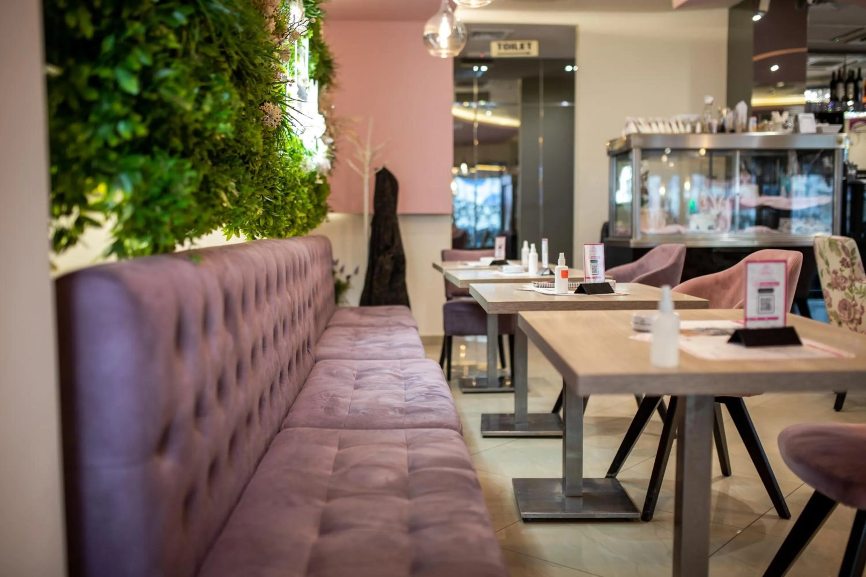 Restaurant/places to eat in Garni Hotel Lotos