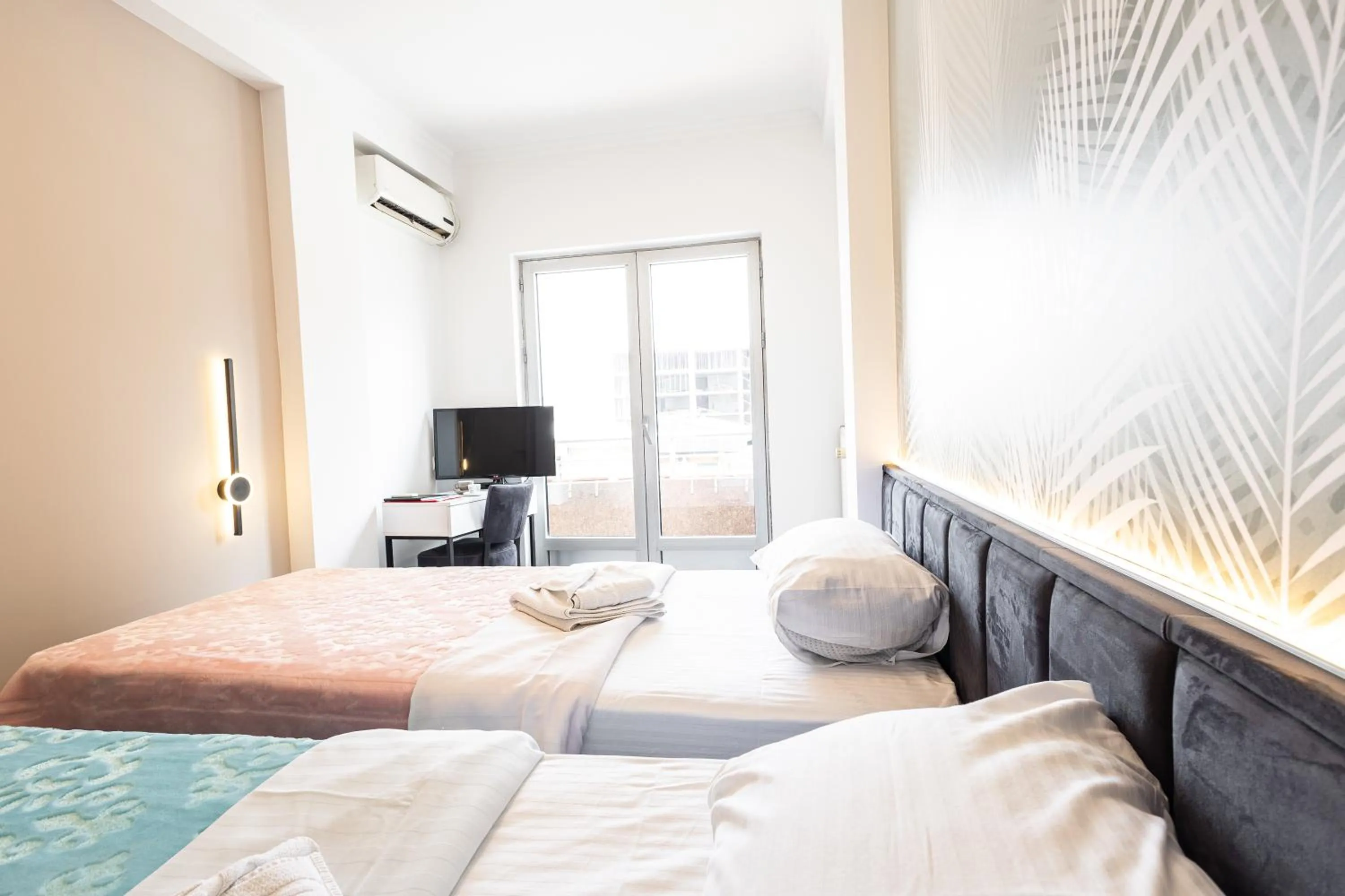 TV and multimedia, Bed in Garni Hotel Lotos