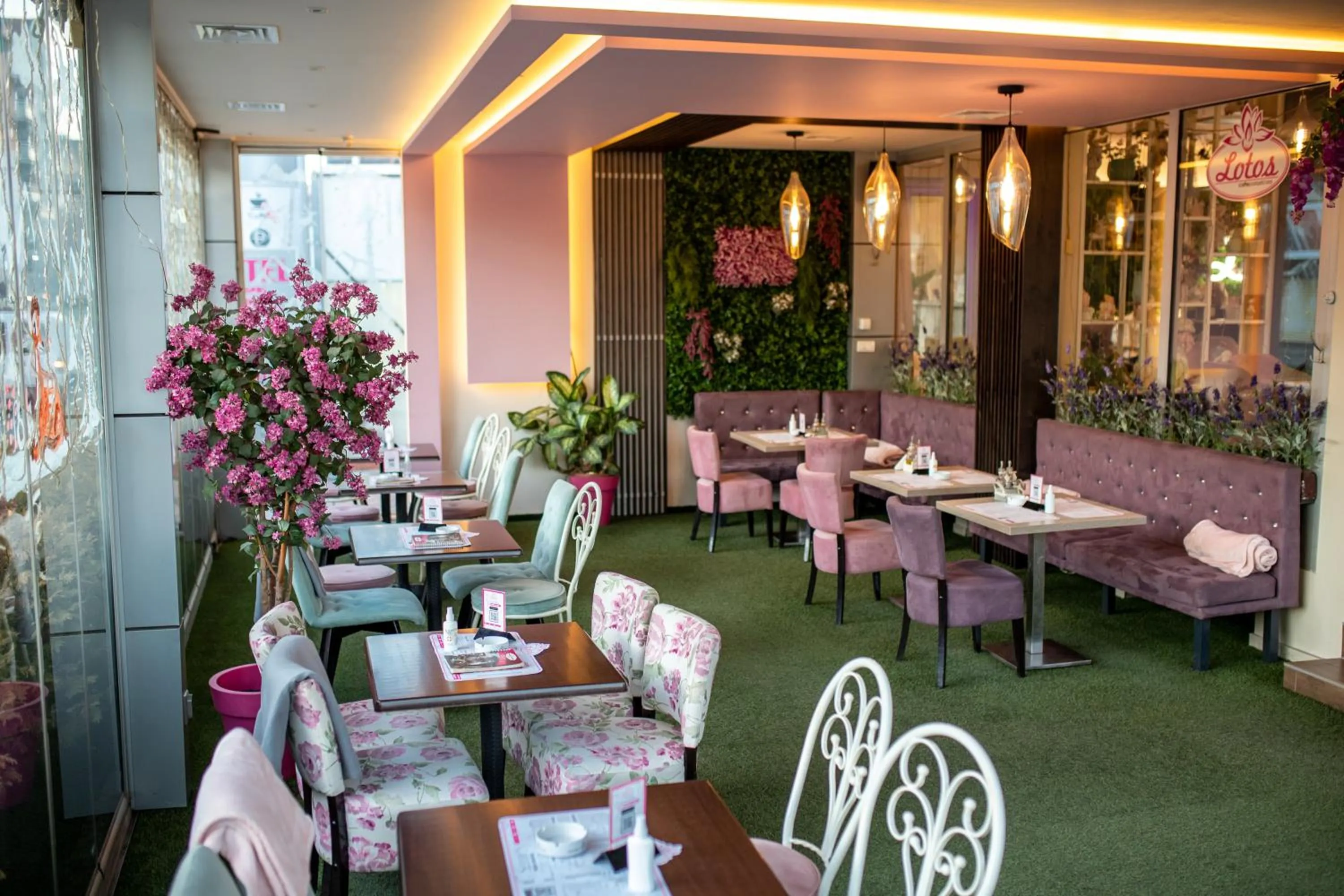 Restaurant/places to eat in Garni Hotel Lotos