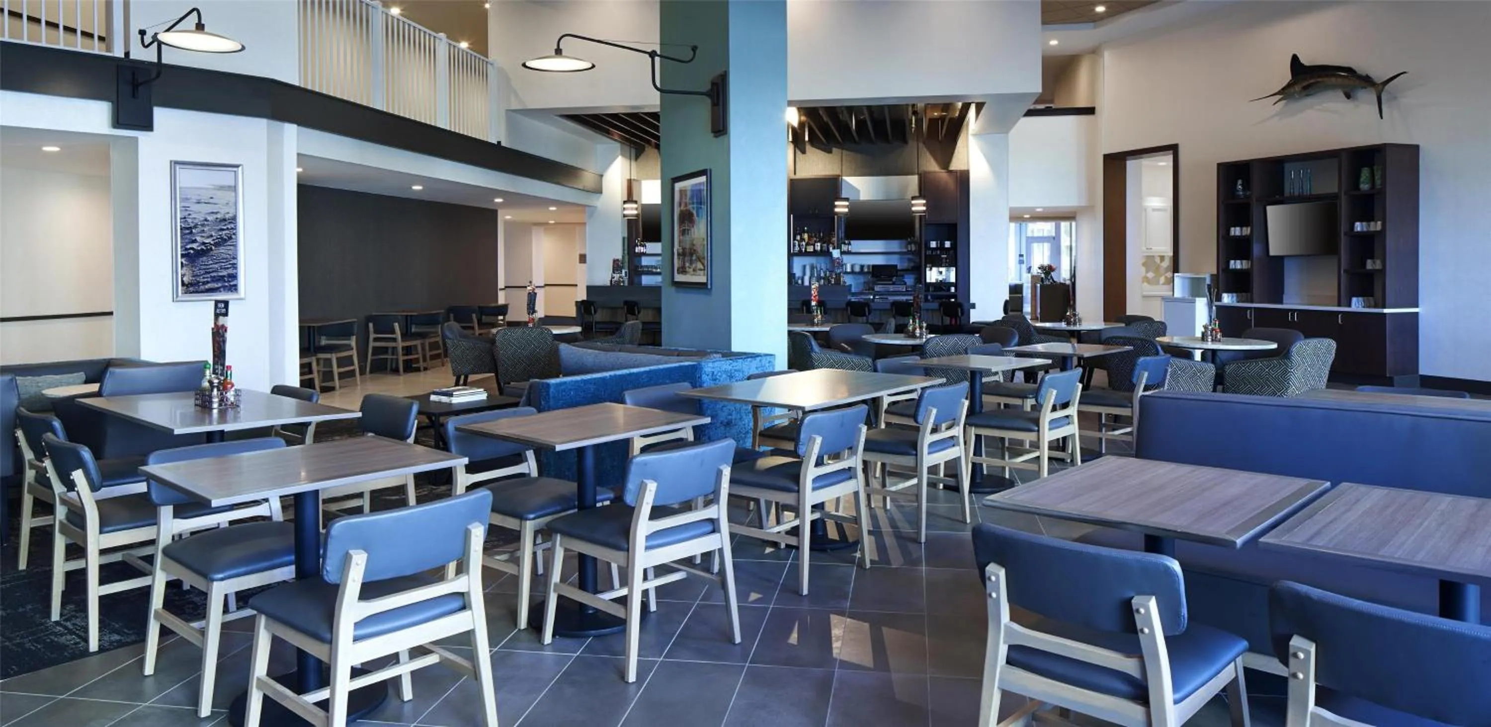 Lounge or bar in Hyatt Place Ocean City Oceanfront