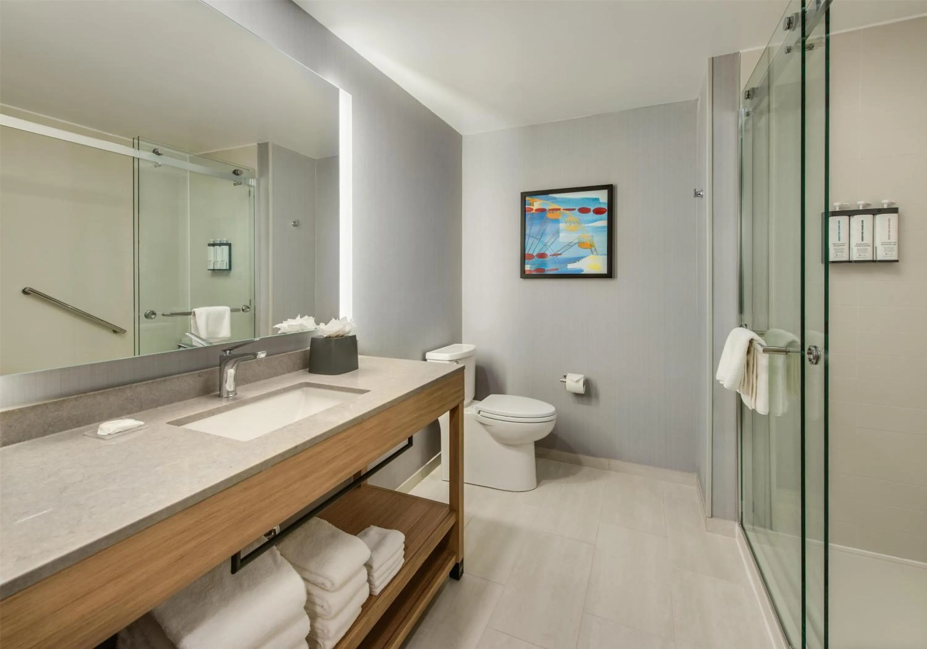 Bathroom, Bed in Hyatt Place Ocean City Oceanfront