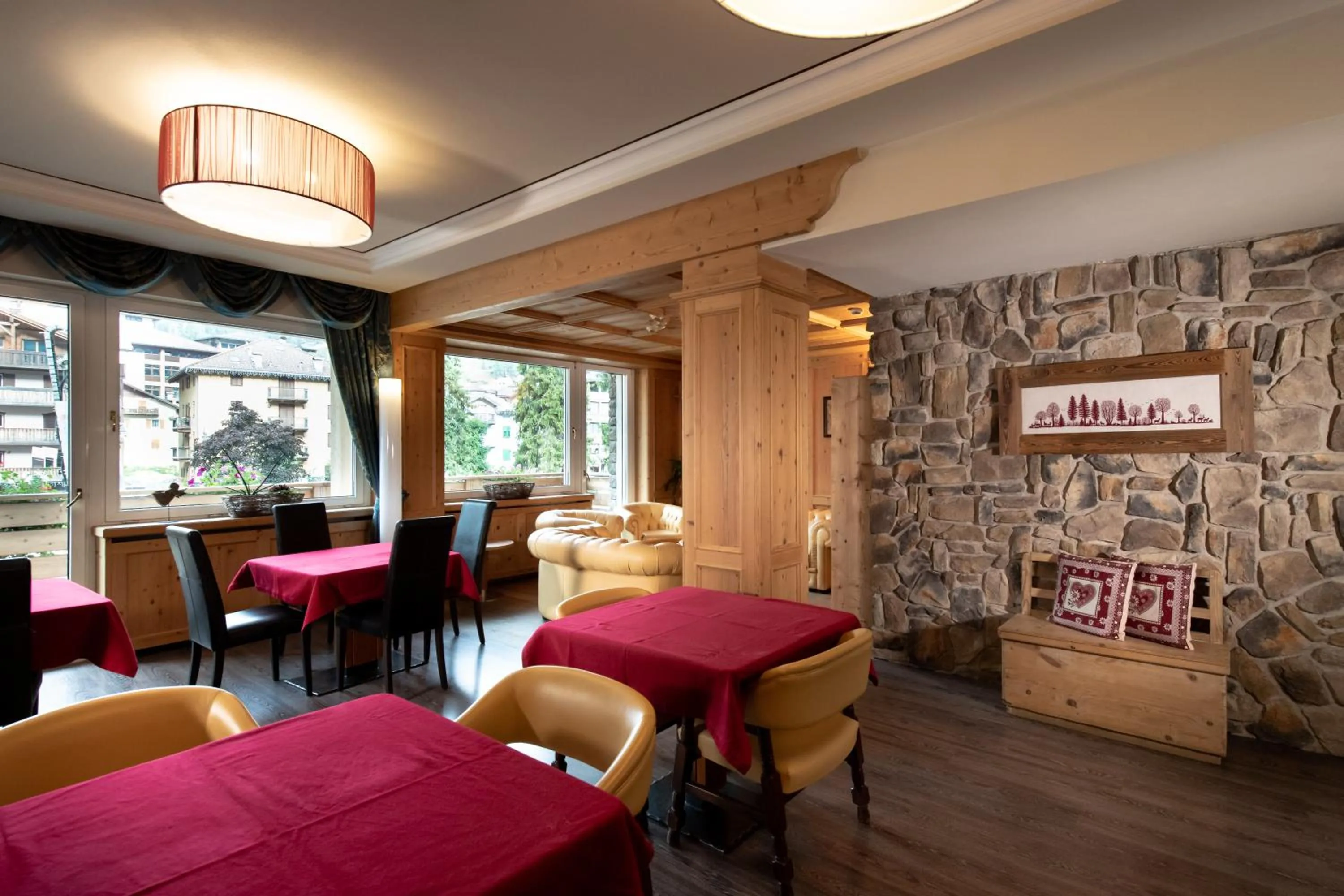 Communal lounge/ TV room in Sport Hotel S. Vigilio