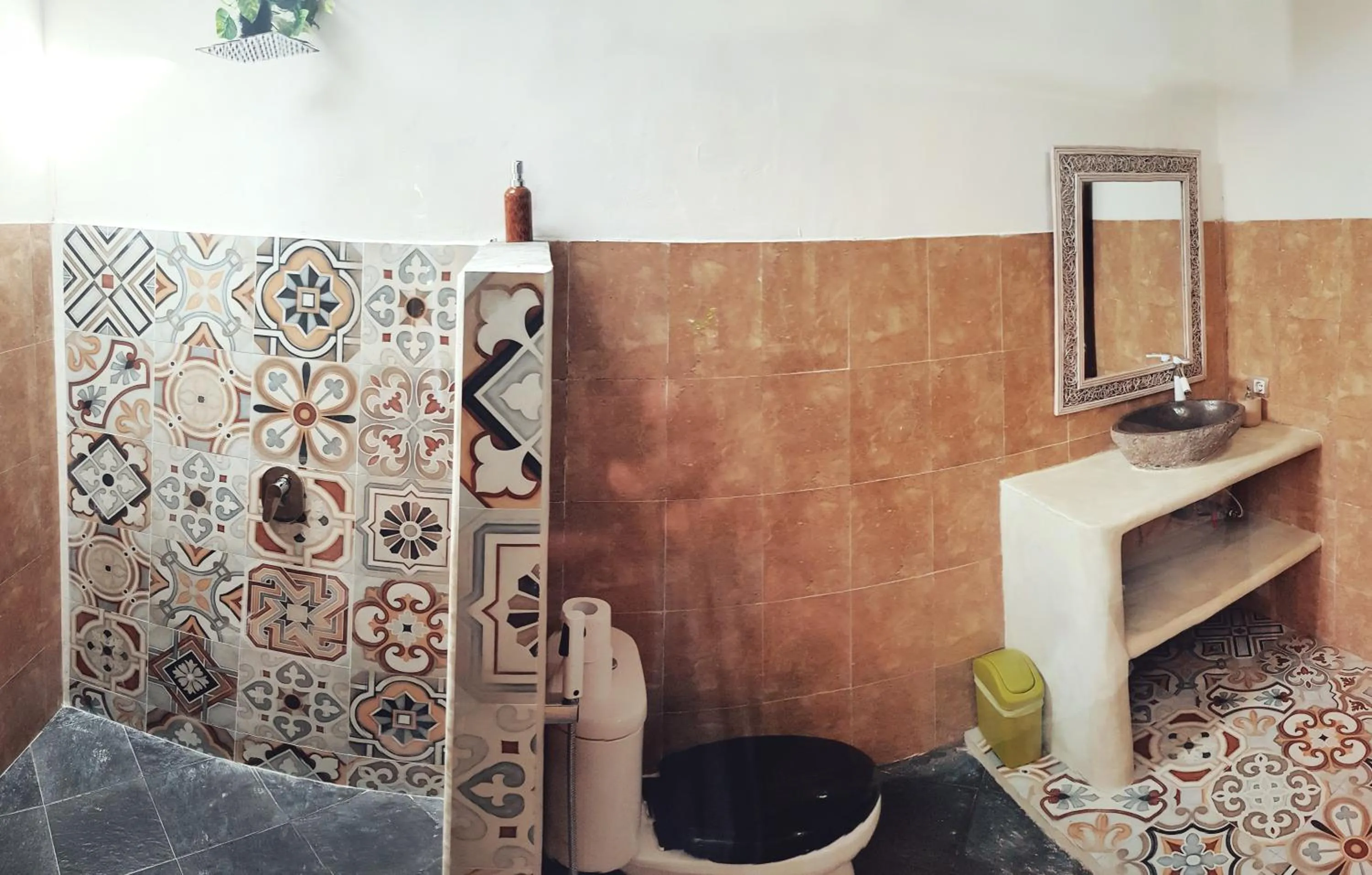 Shower in Havana Hideaway