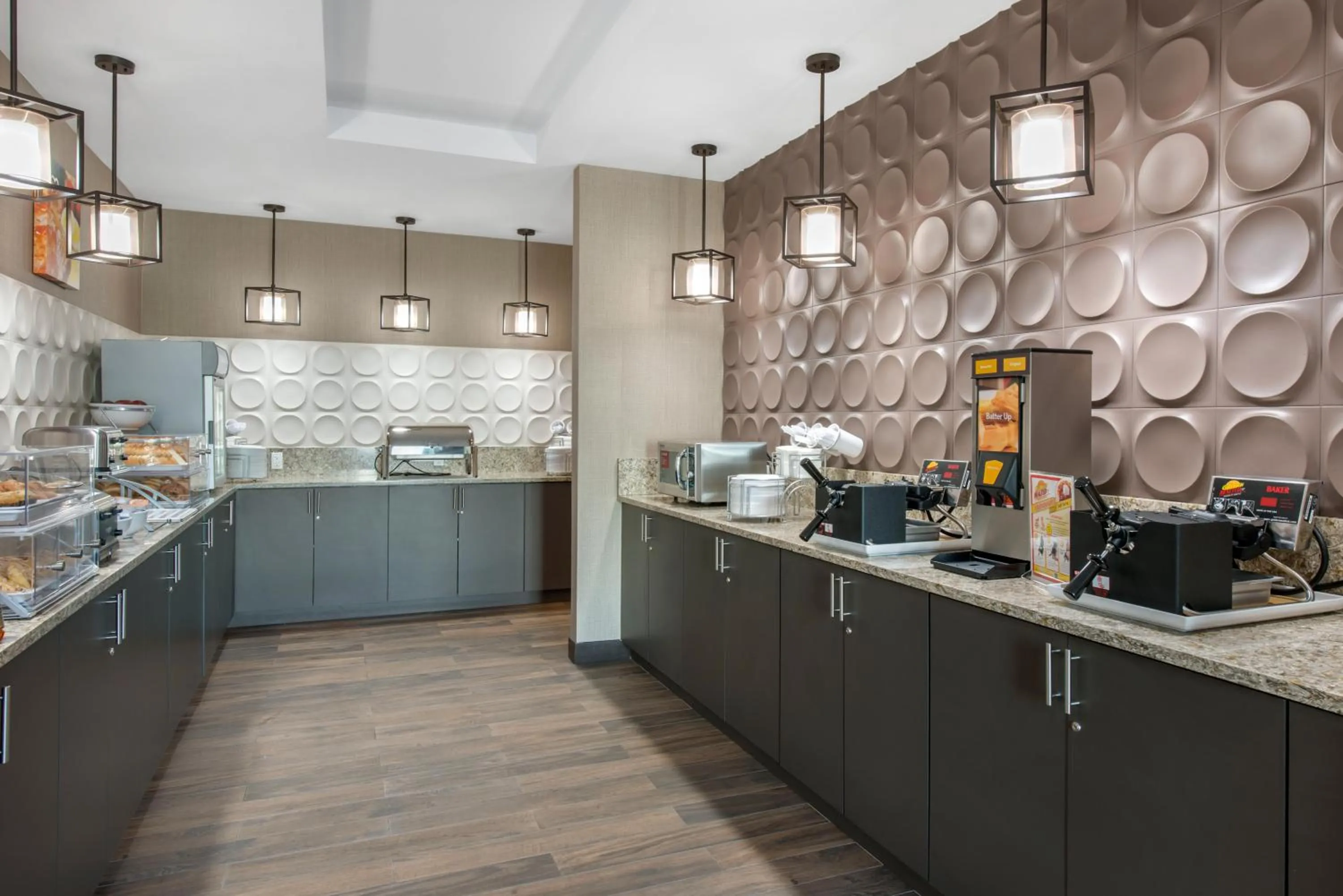 Buffet breakfast in Comfort Suites Fort Lauderdale Airport & Cruise Port