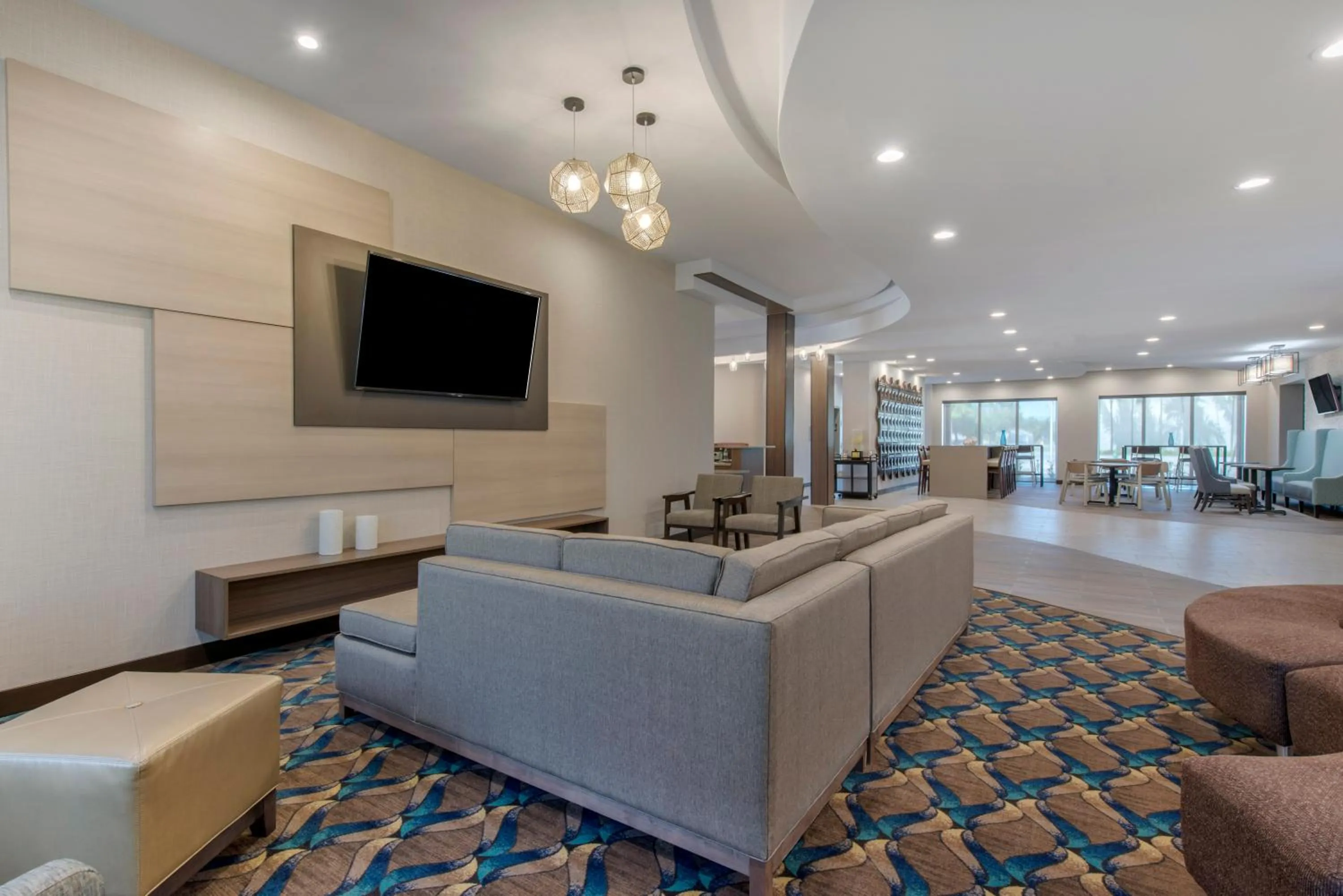 Seating area in Comfort Suites Fort Lauderdale Airport & Cruise Port