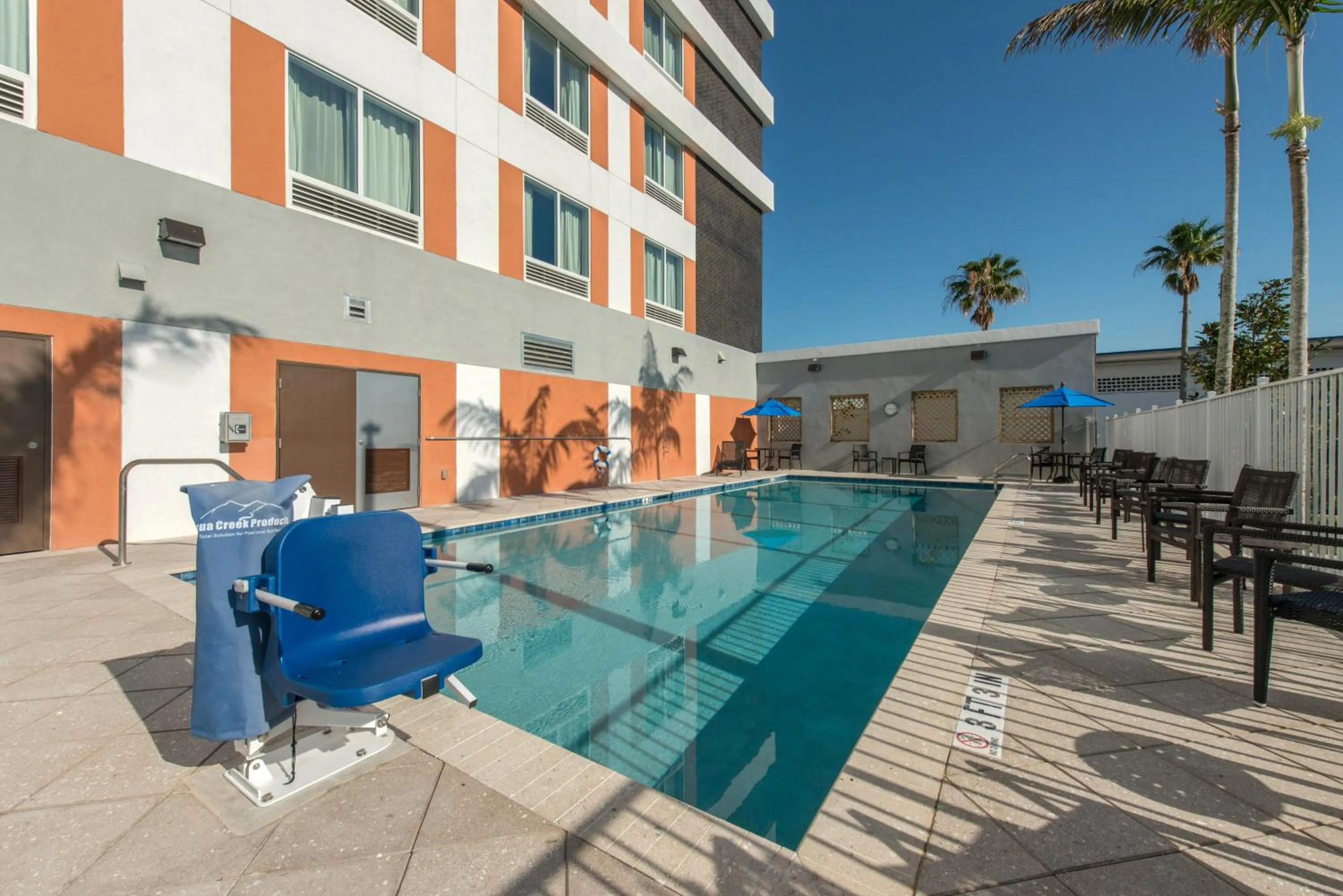 Pool view in Comfort Suites Fort Lauderdale Airport & Cruise Port