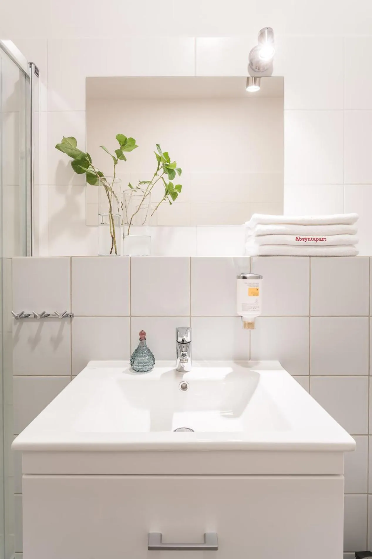 Bathroom in Deluxe Apartments by The Railway Station Wroclaw - parking w cenie