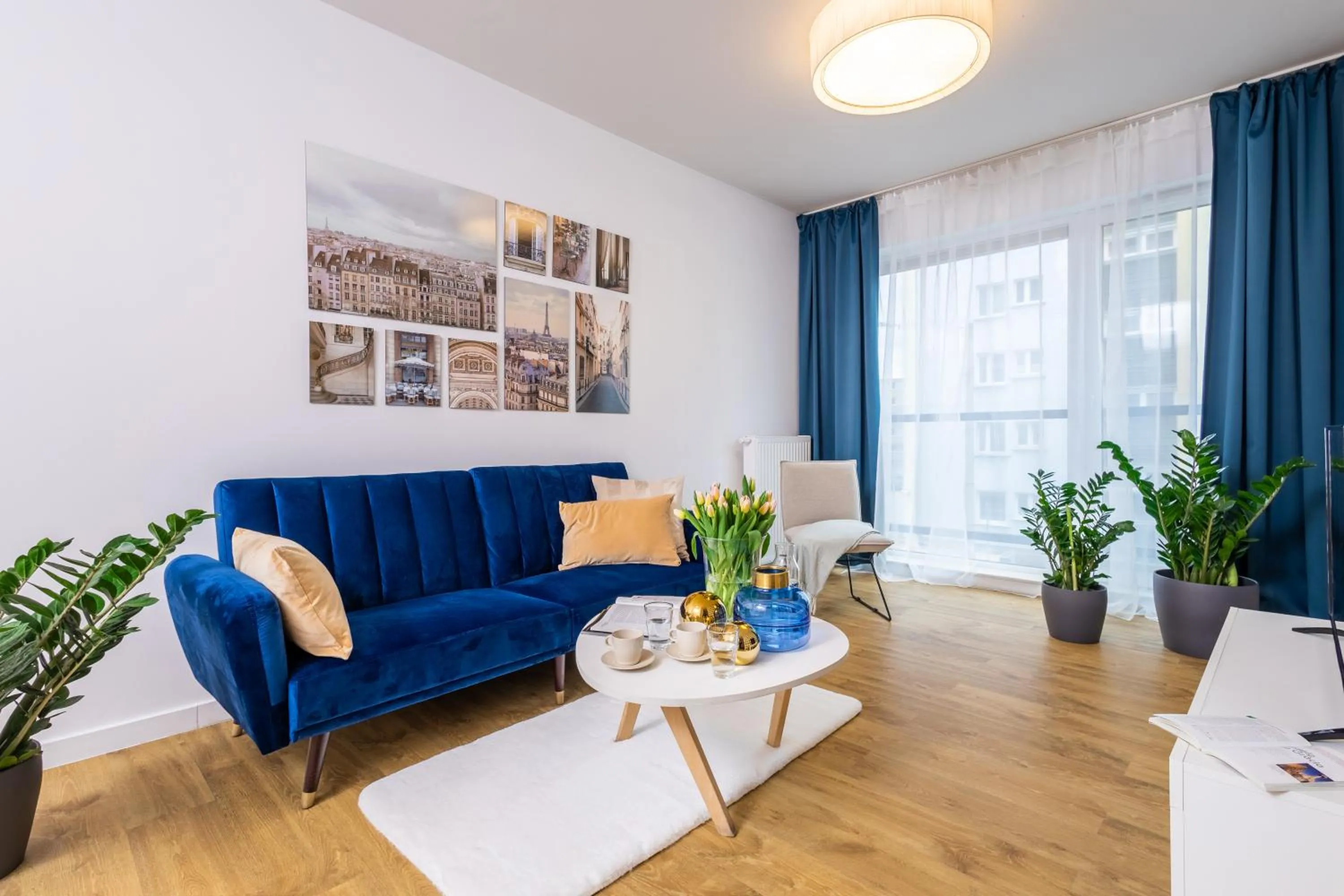 Living room in Deluxe Apartments by The Railway Station Wroclaw - parking w cenie