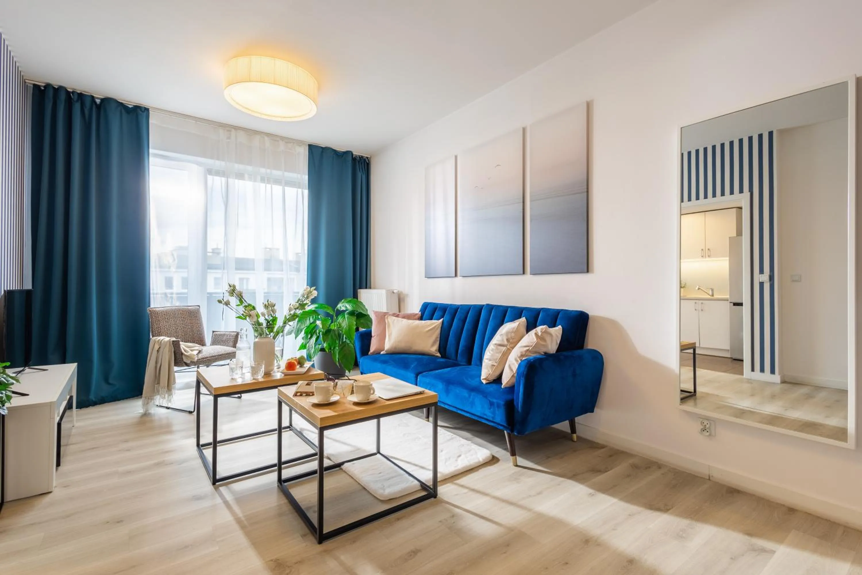 Living room in Deluxe Apartments by The Railway Station Wroclaw - parking w cenie