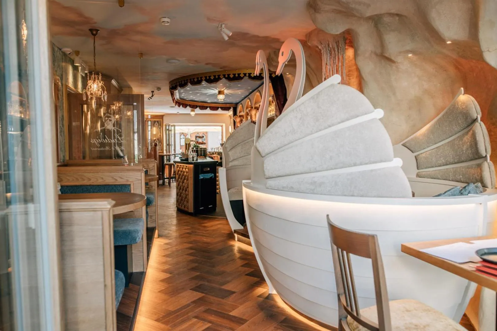 Restaurant/places to eat in Hotel Ludwigs