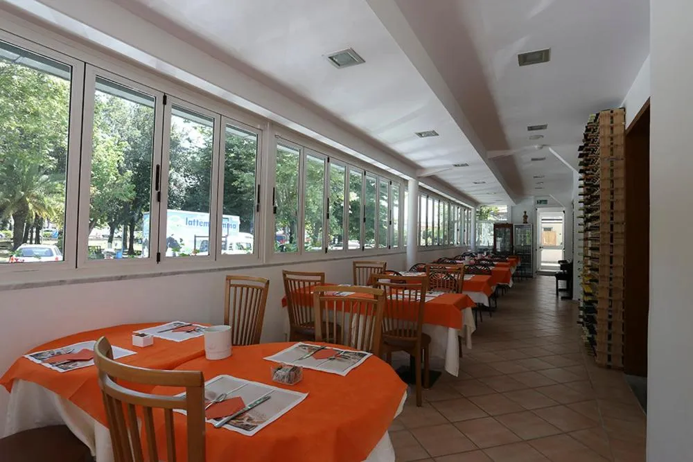 Breakfast in Hotel Daisy