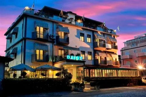 Property building in Hotel Daisy