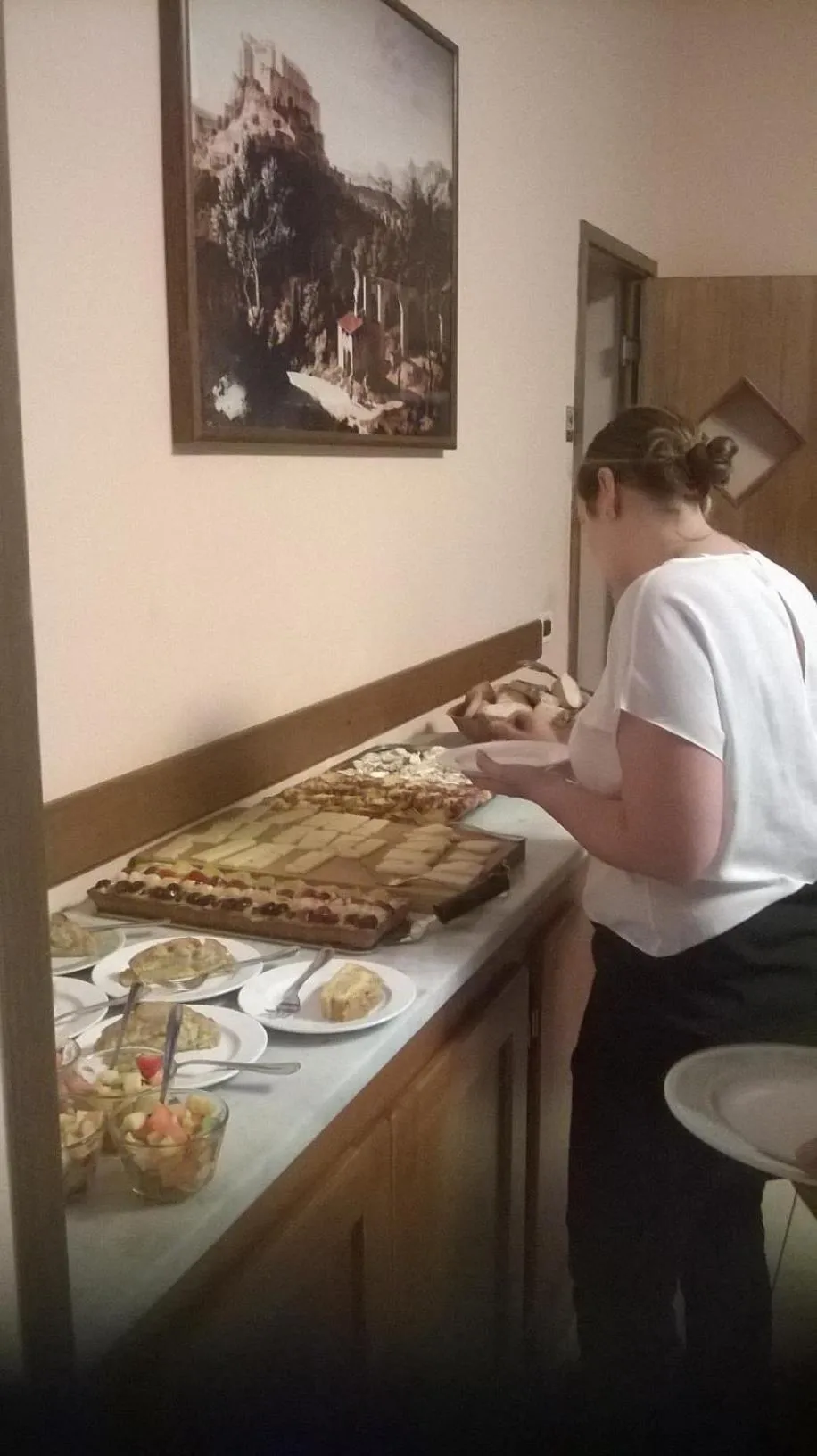 Restaurant/places to eat in Hotel Daisy