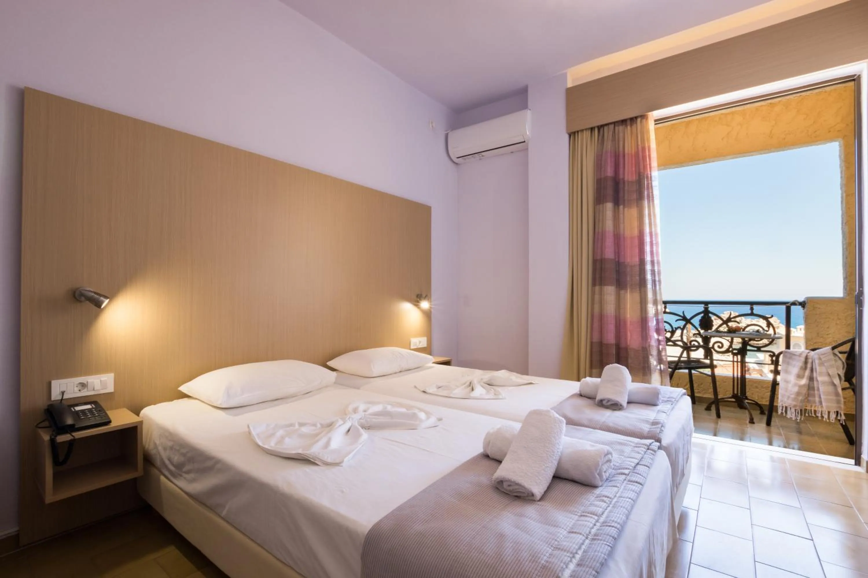 Bedroom in Atlantis Hotel