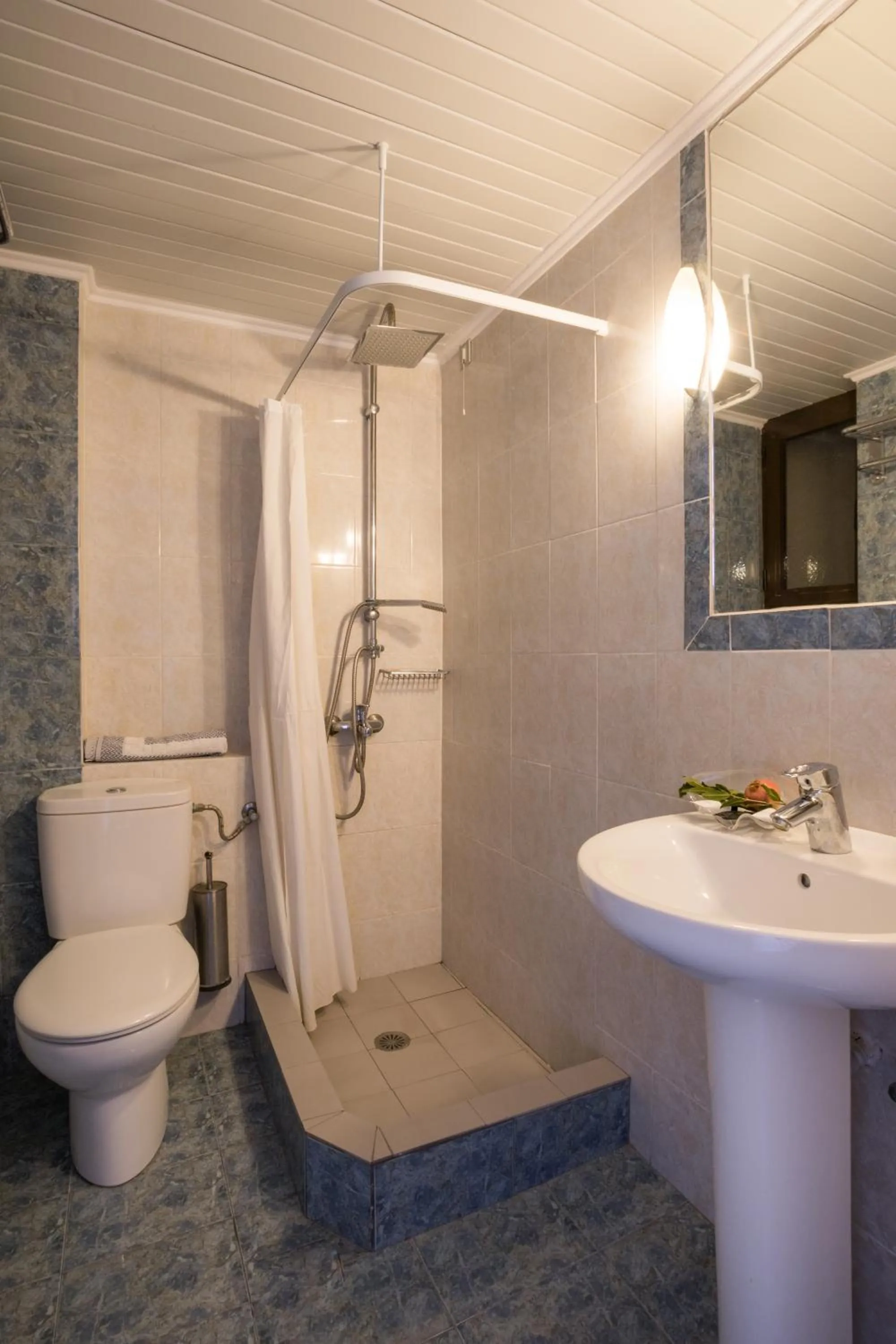 Shower in Atlantis Hotel