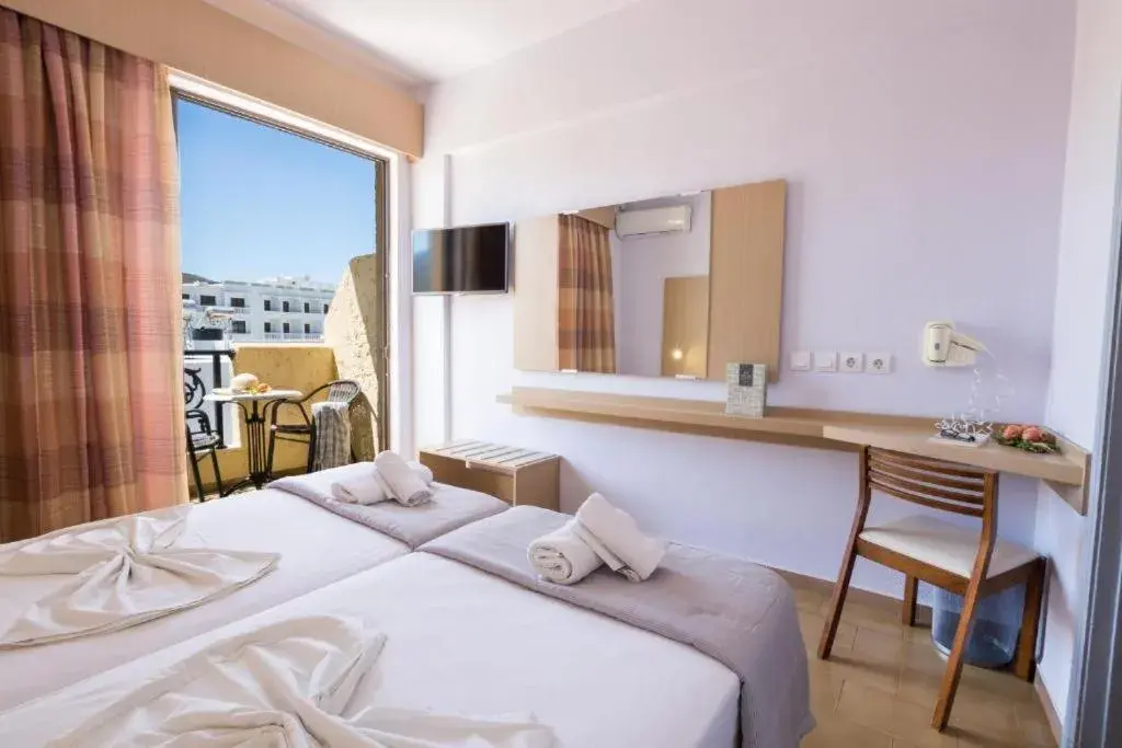 Standard Double Pool or Garden View in Atlantis Hotel Standard Double Pool or Garden View in Atlantis Hotel