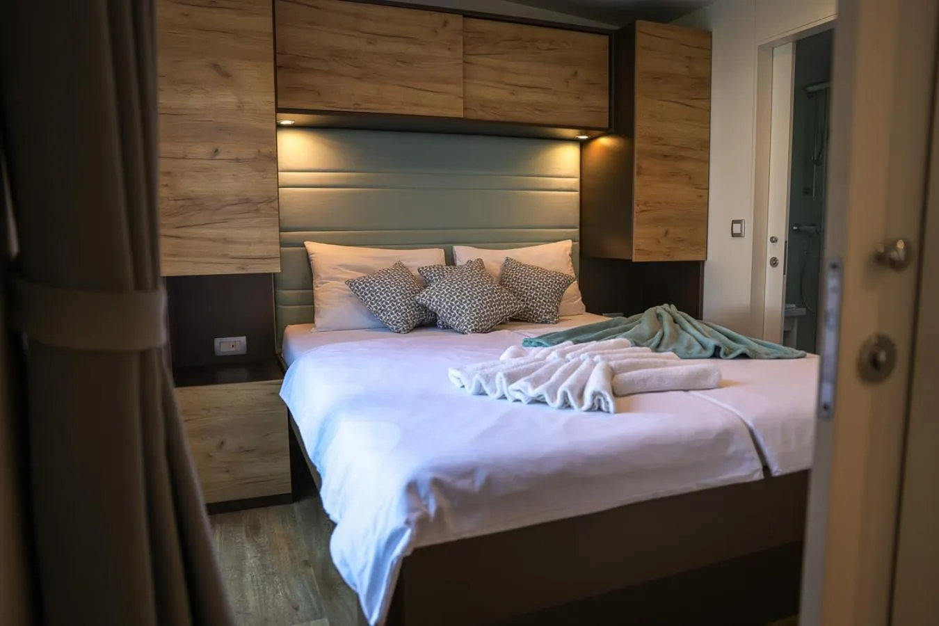 Bed in Camp Vransko lake - Mobile homes