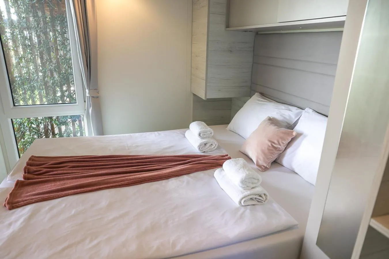 Bed in Camp Vransko lake - Mobile homes