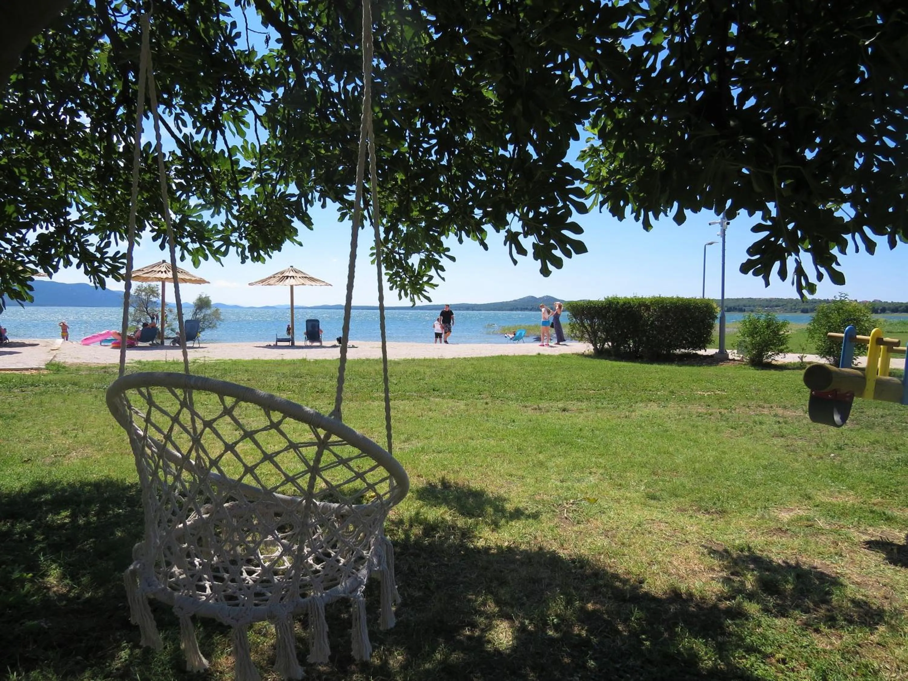Garden in Camp Vransko lake - Mobile homes