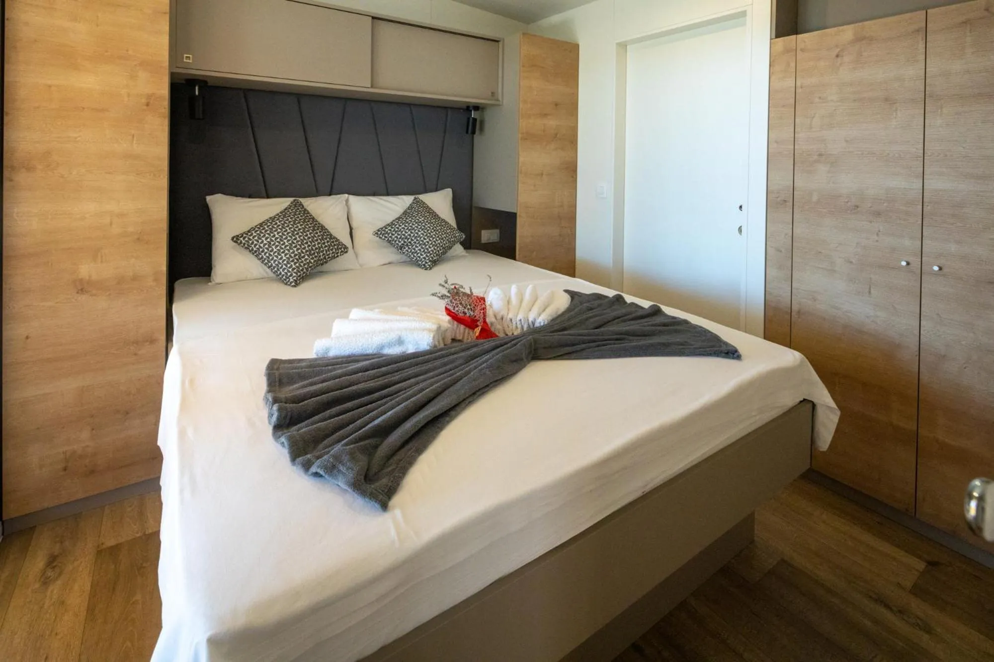 Bed in Camp Vransko lake - Mobile homes