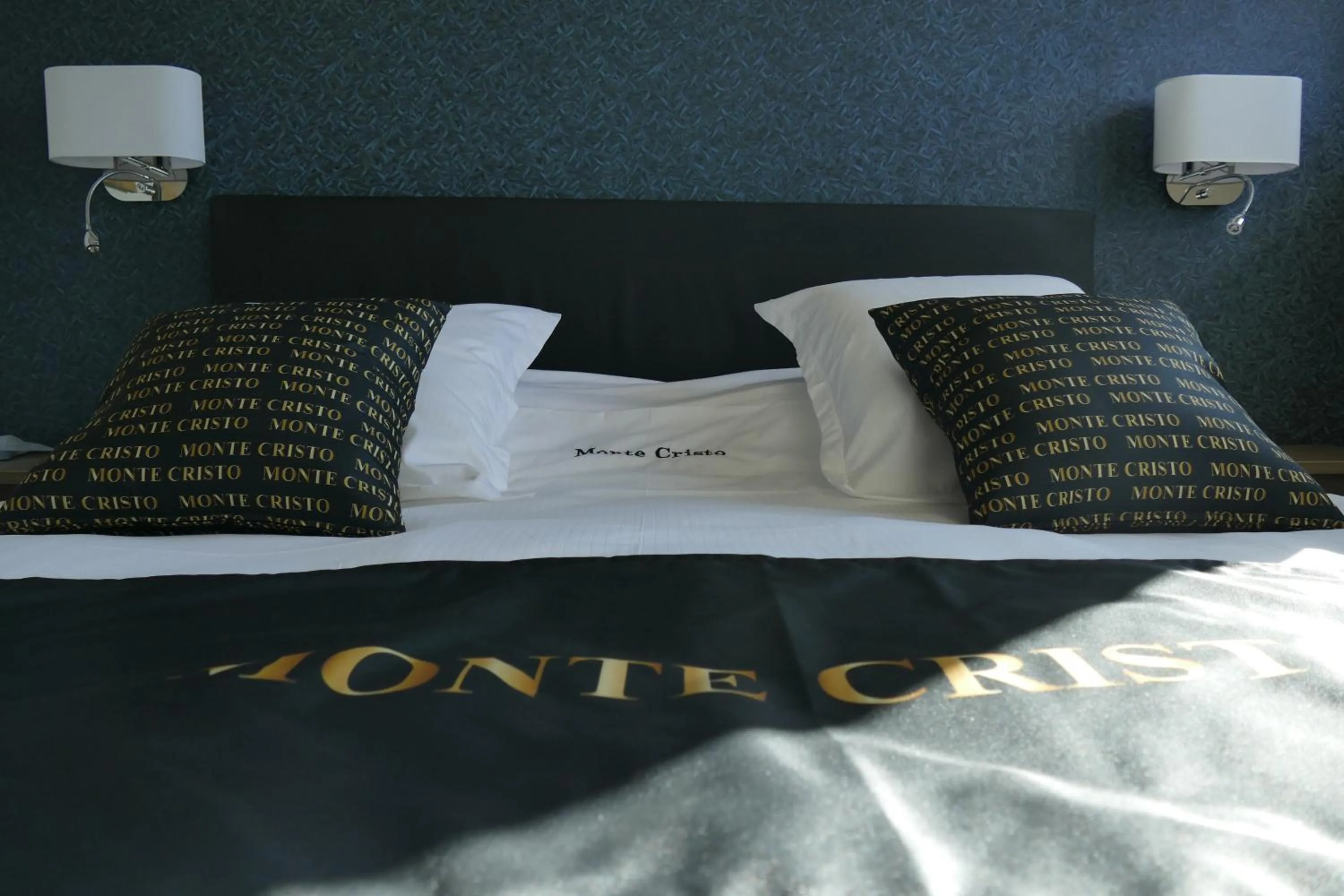 Bed in Hotel Monte Cristo