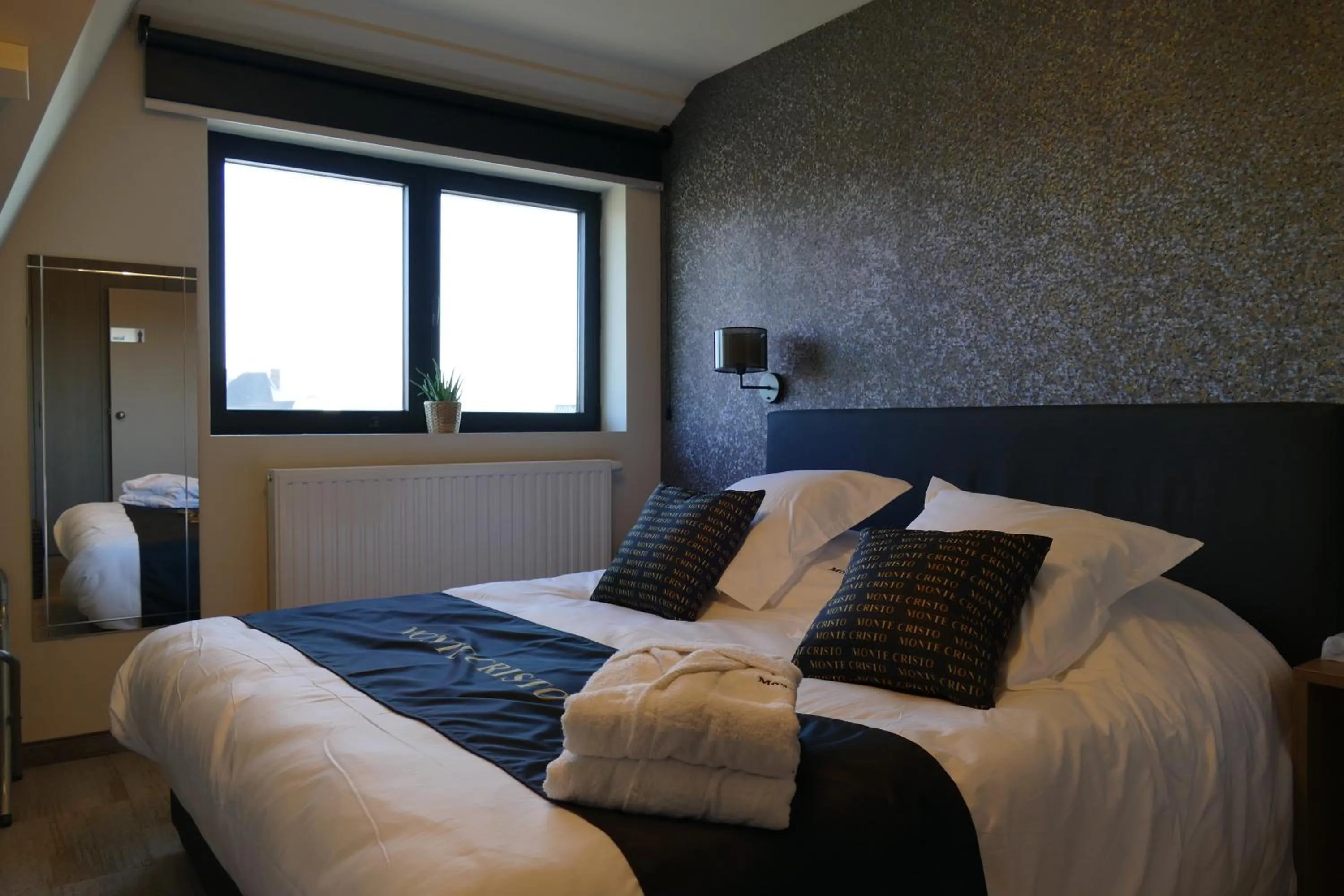 Bed in Hotel Monte Cristo