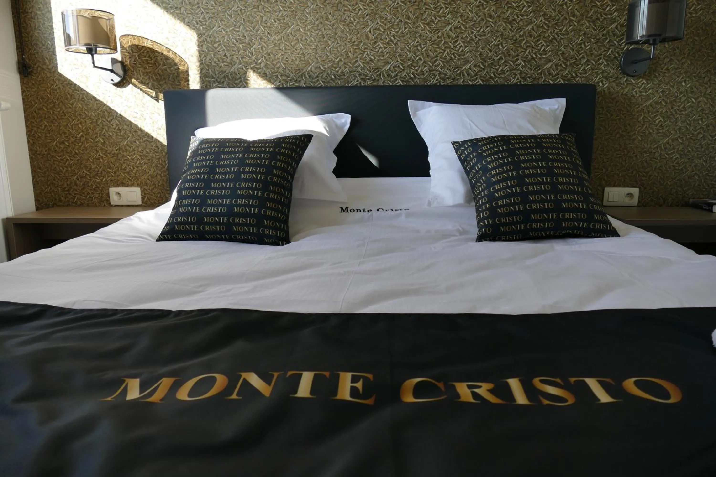 Bed in Hotel Monte Cristo