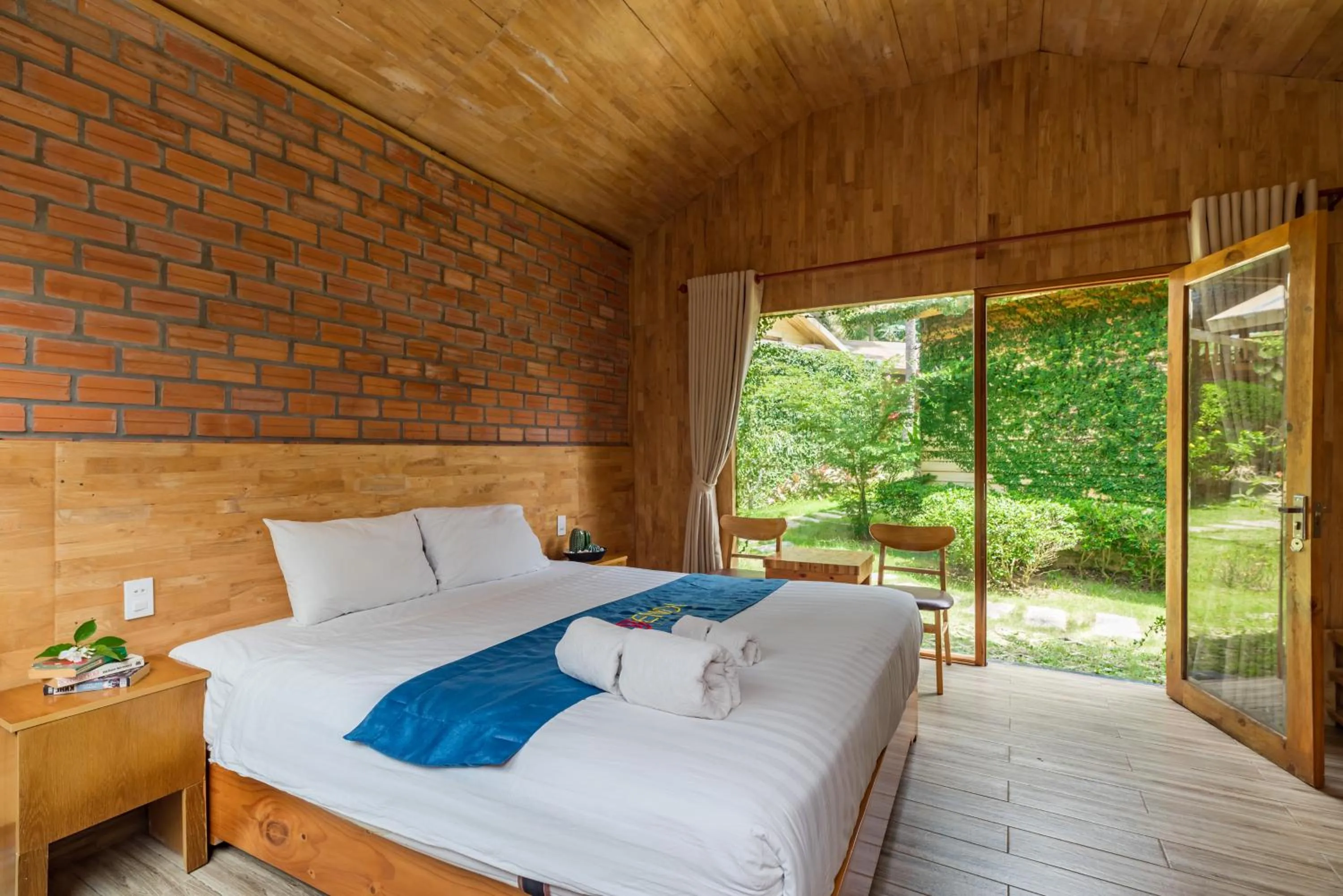 Bed in Dendi Resort Phu Quoc