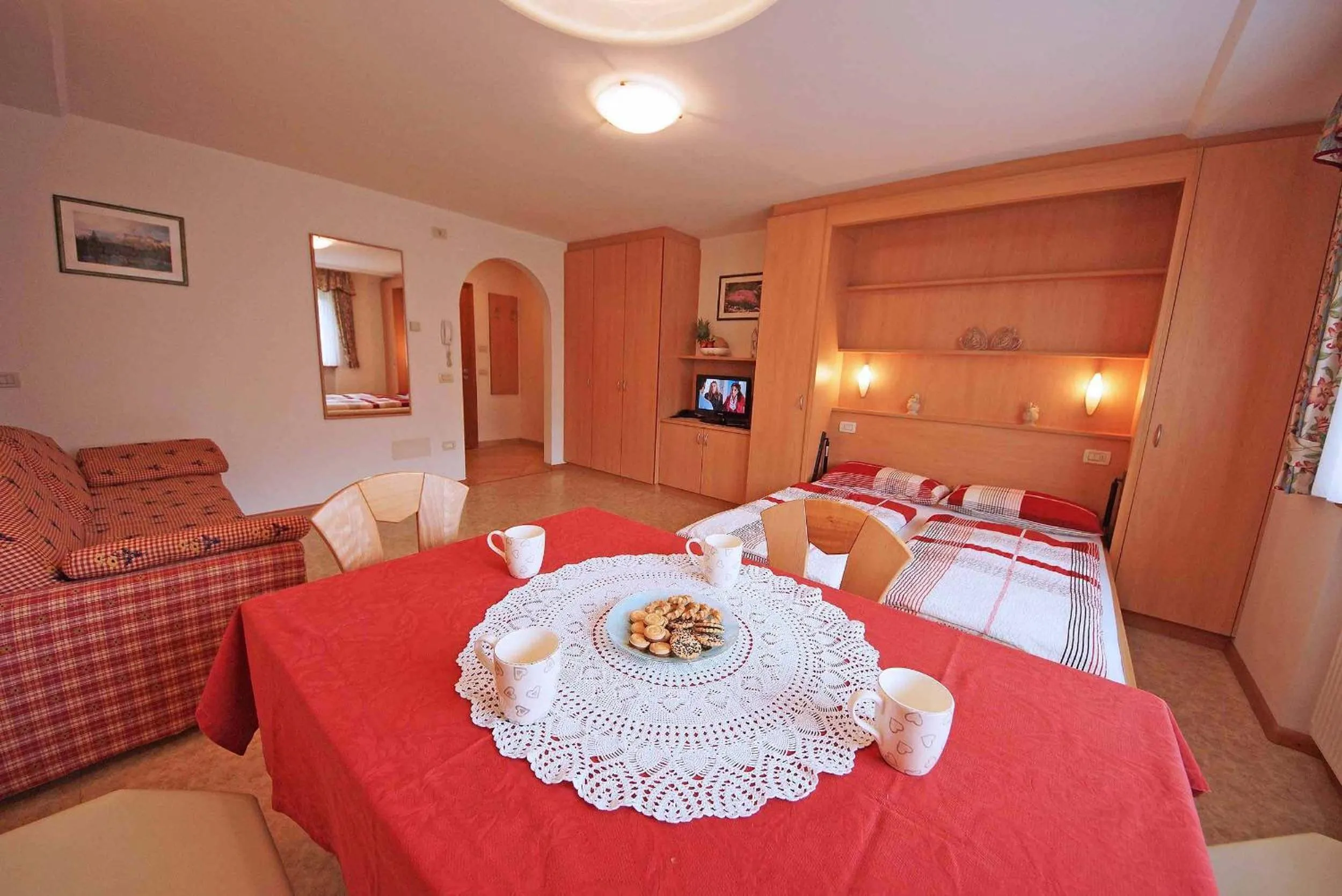 Photo of the whole room, Bed in Residence Araldina