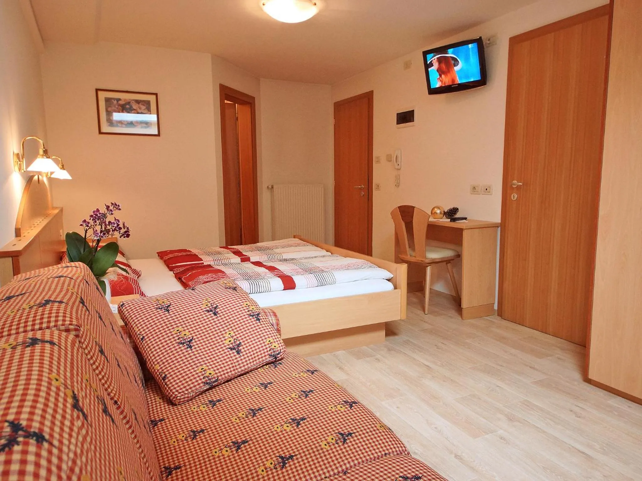 TV and multimedia, Bed in Residence Araldina