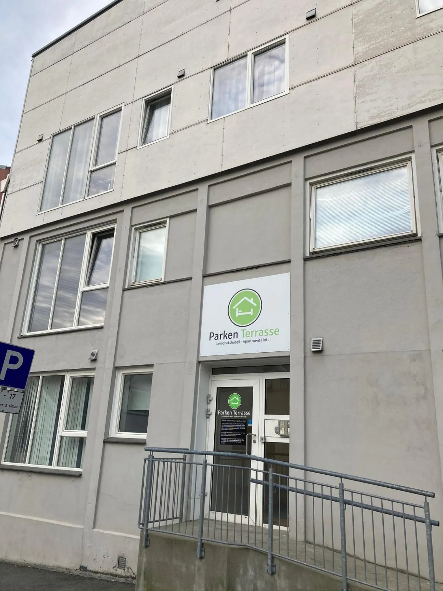 Parken Terrasse Apartment Hotel