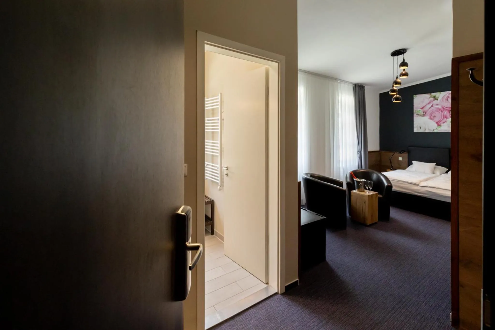 Photo of the whole room, Bed in Garda Hotel