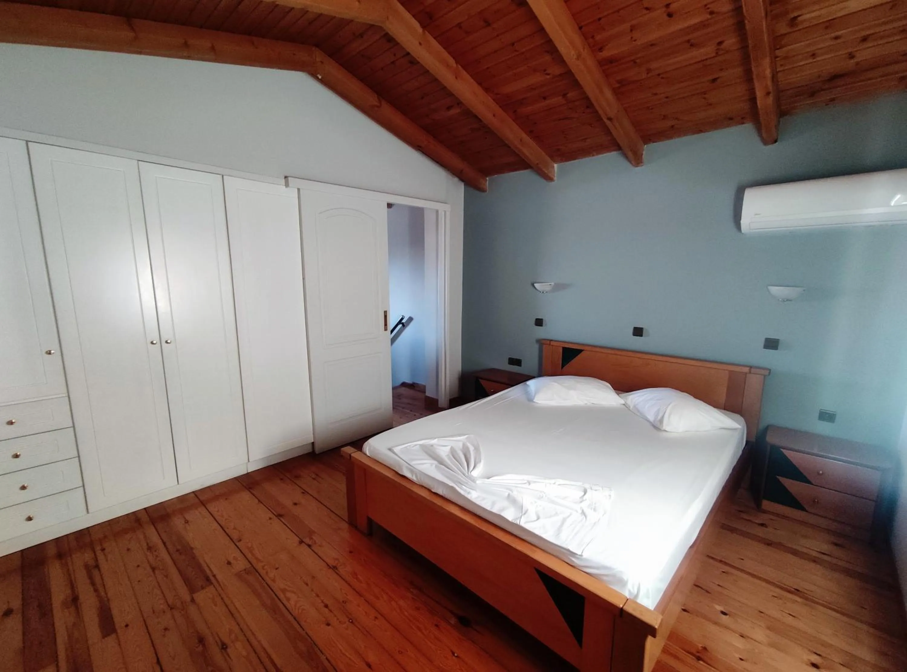 Bedroom, Bed in Athena Hotel