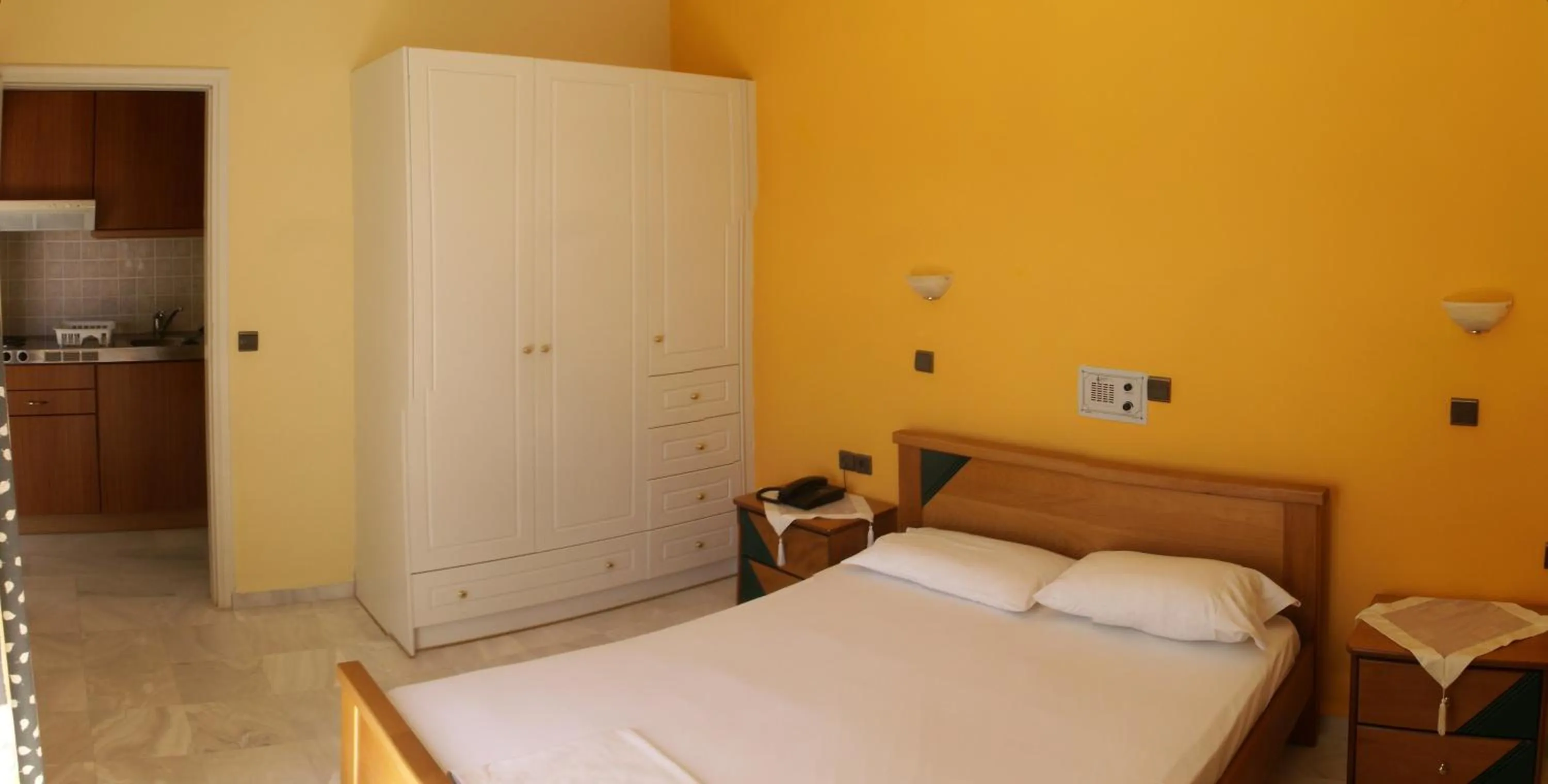 Bedroom, Bed in Athena Hotel