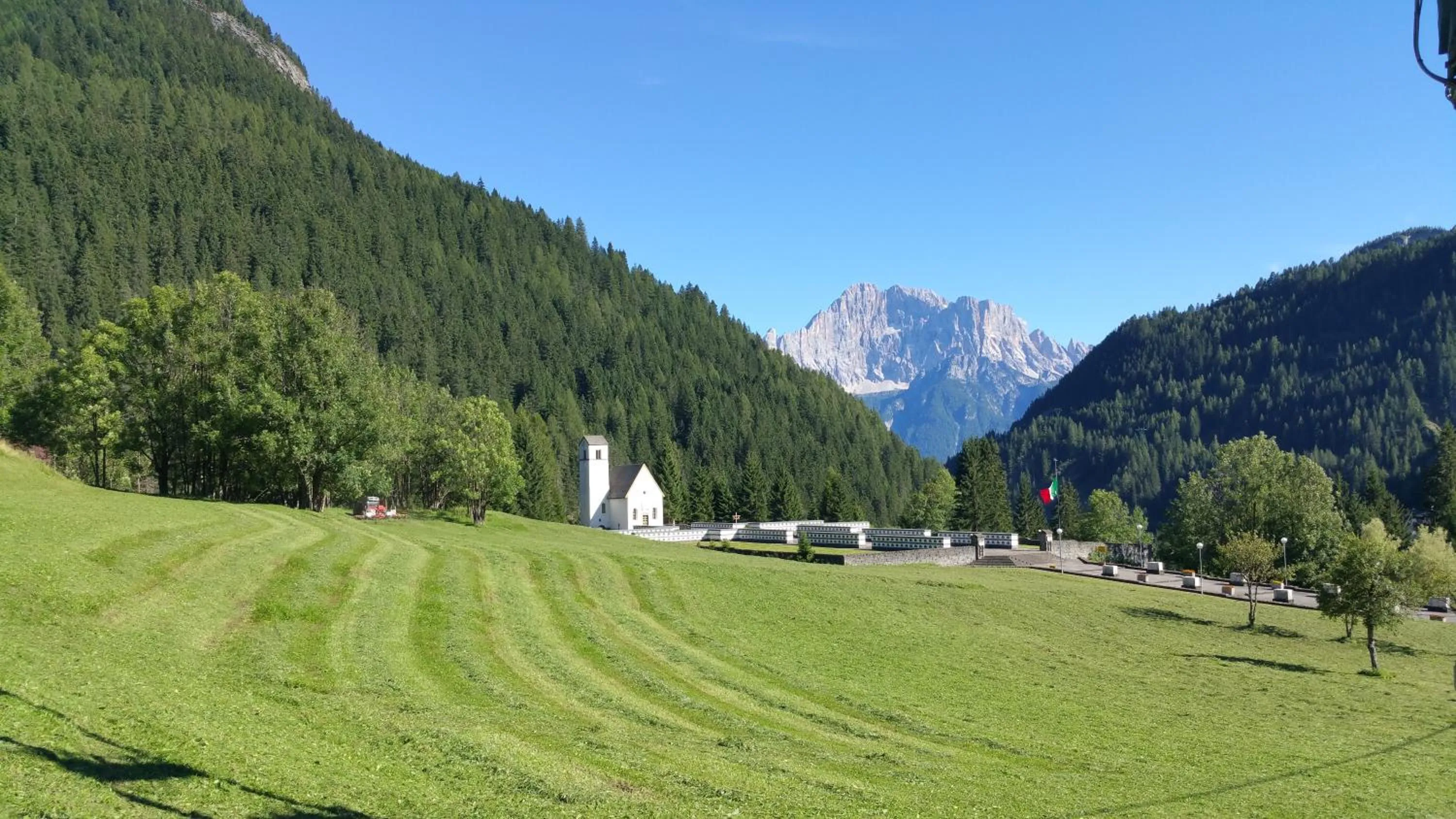 Mountain view in Digonera Historic Hotel B&B