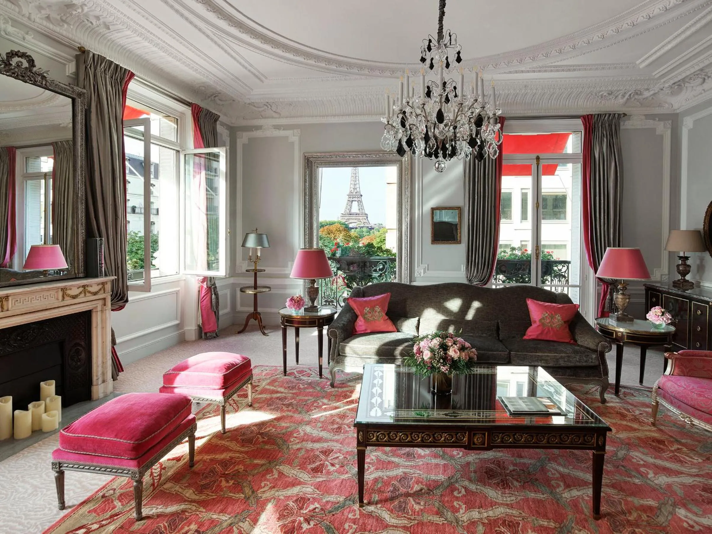 Living room in Hôtel Plaza Athénée - Dorchester Collection
